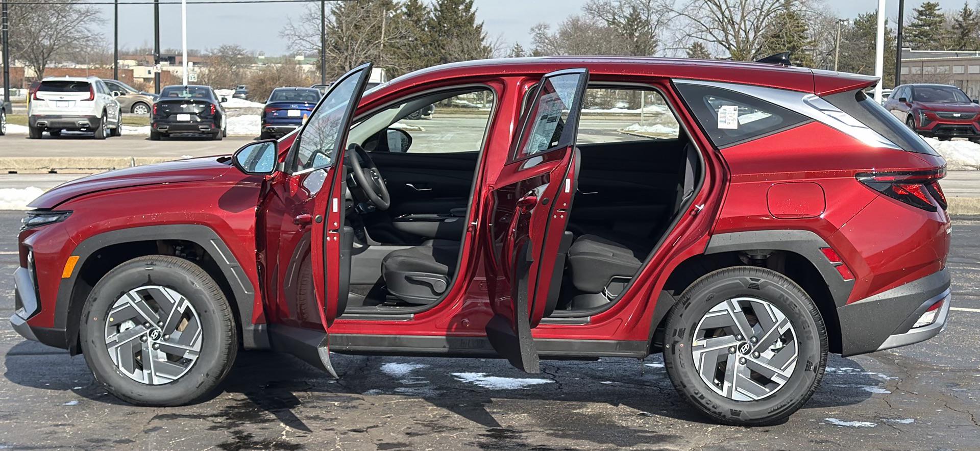 2026 Hyundai Tucson Hybrid Blue, photo 8 of 12