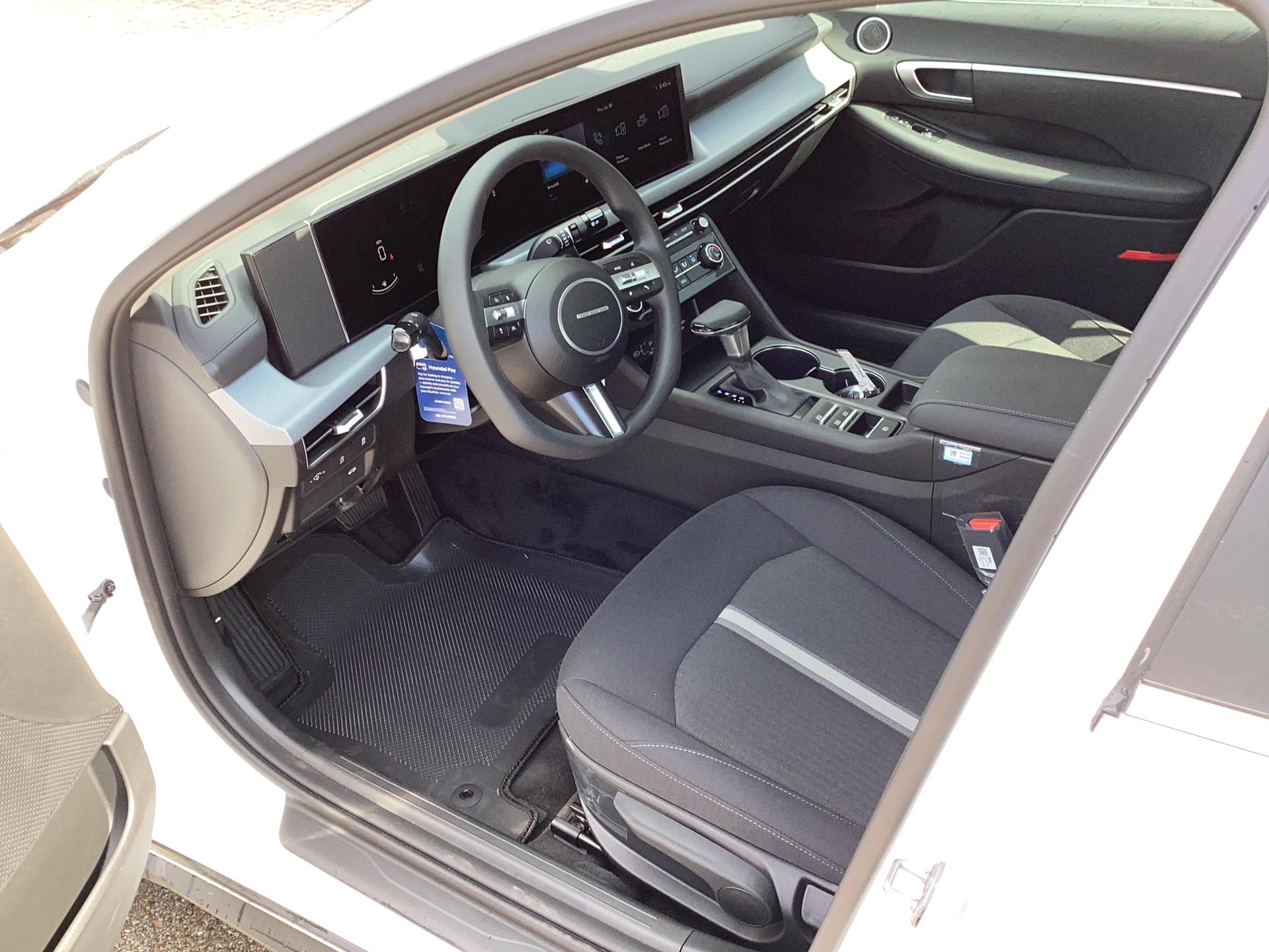 2026 Hyundai Sonata SE, photo 10 of 12