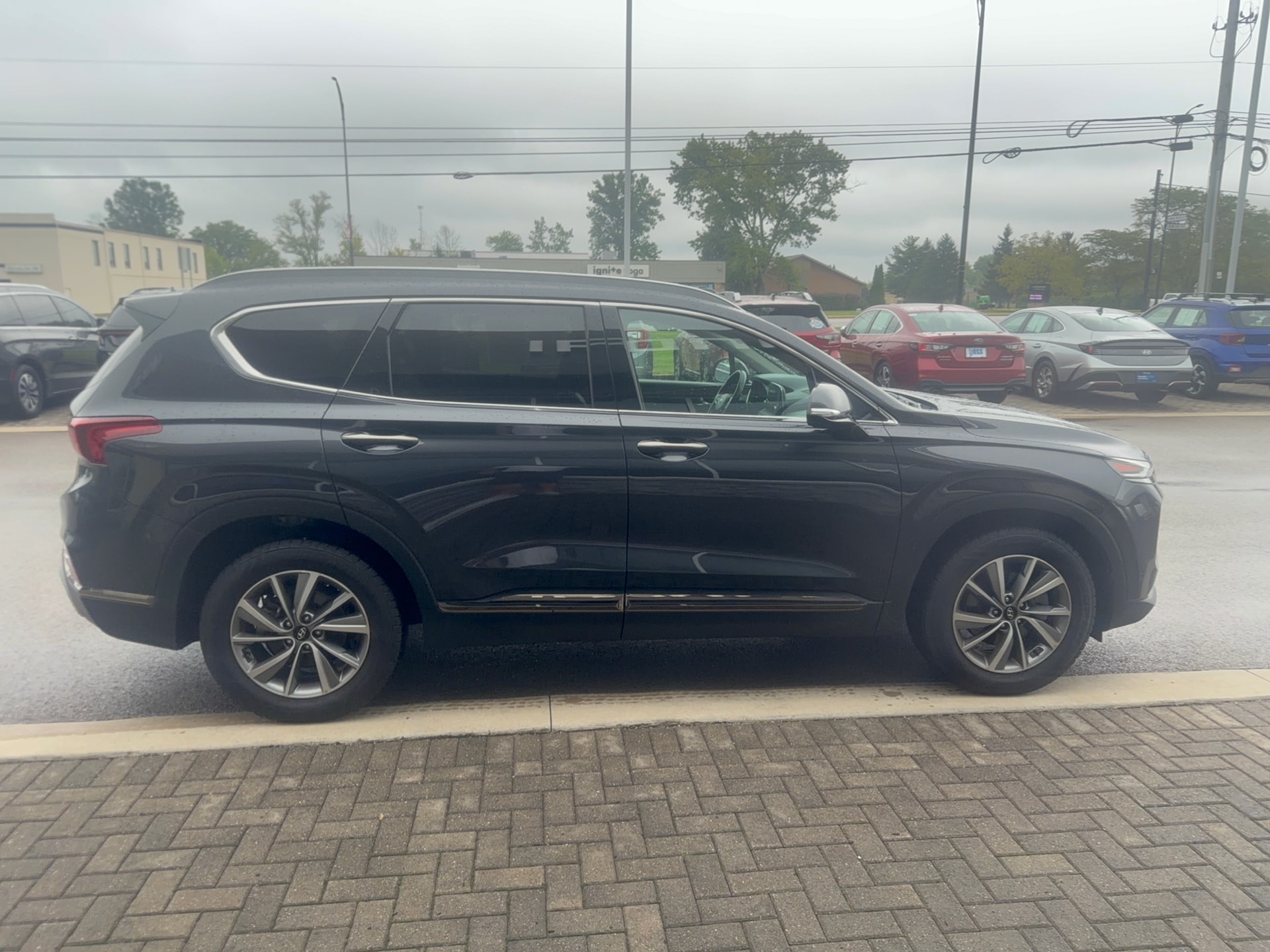2020 Hyundai Santa Fe Limited, photo 2 of 12