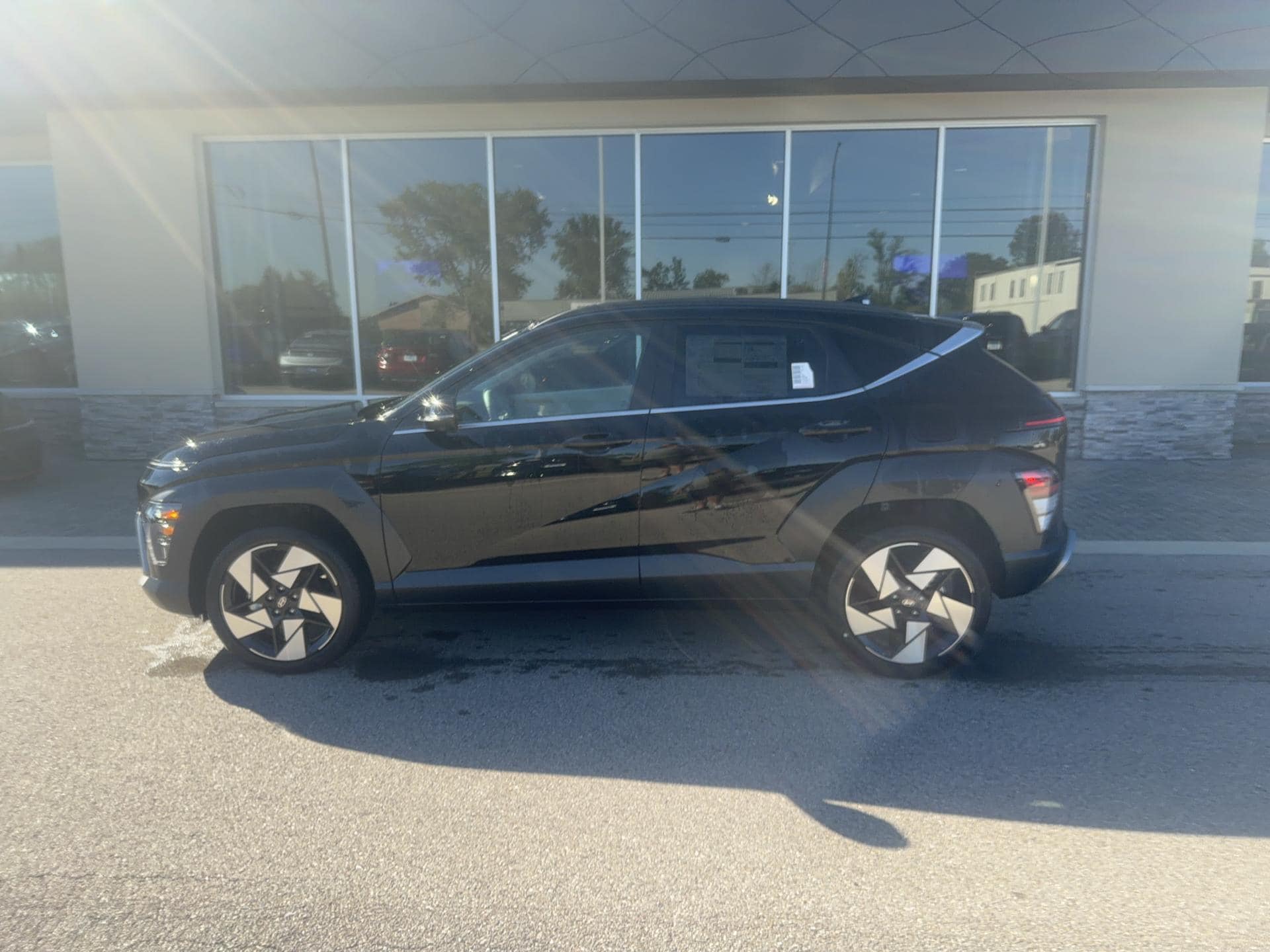 2026 Hyundai Kona Limited AWD, photo 9 of 12