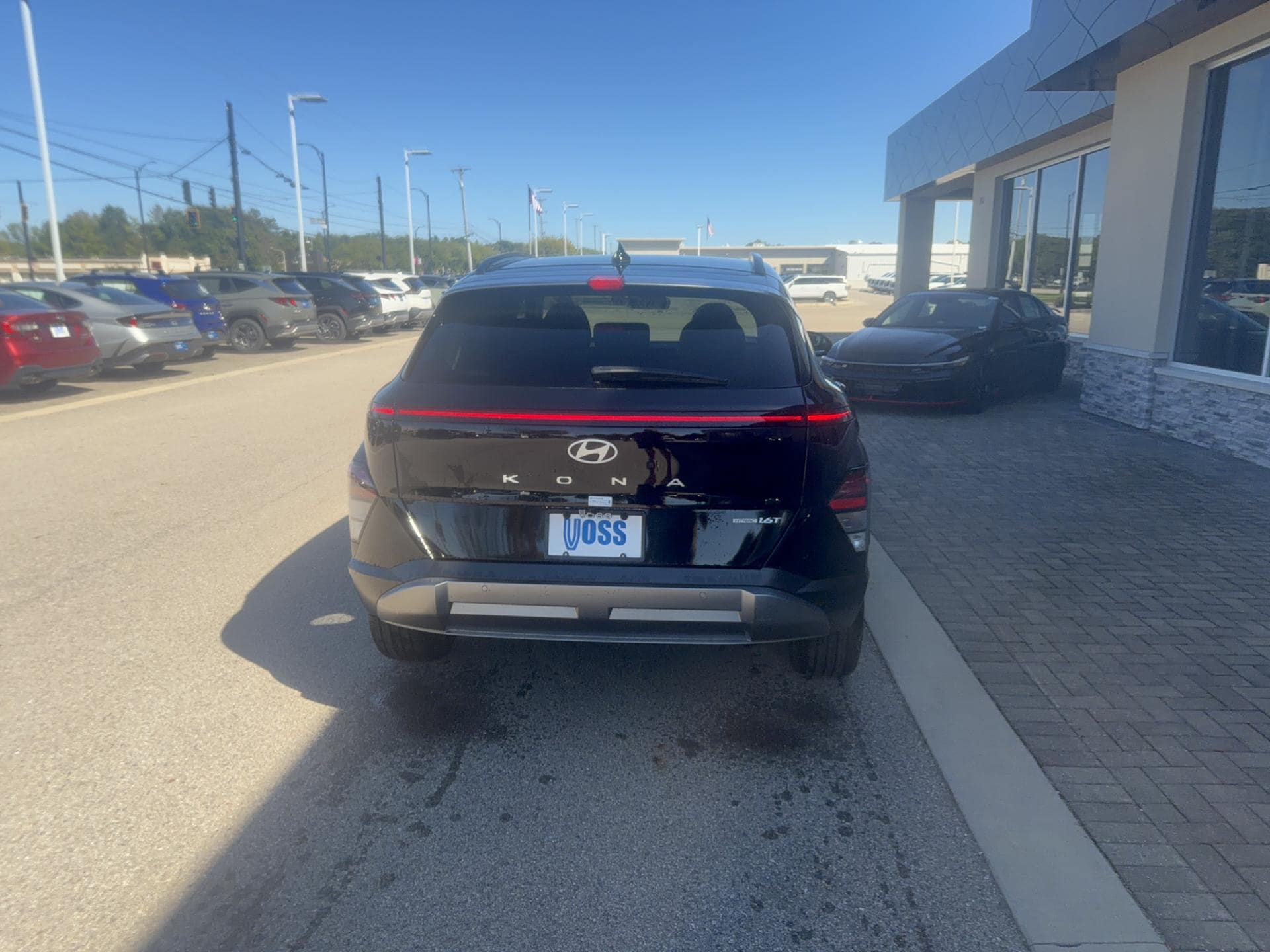 2026 Hyundai Kona Limited AWD, photo 6 of 12