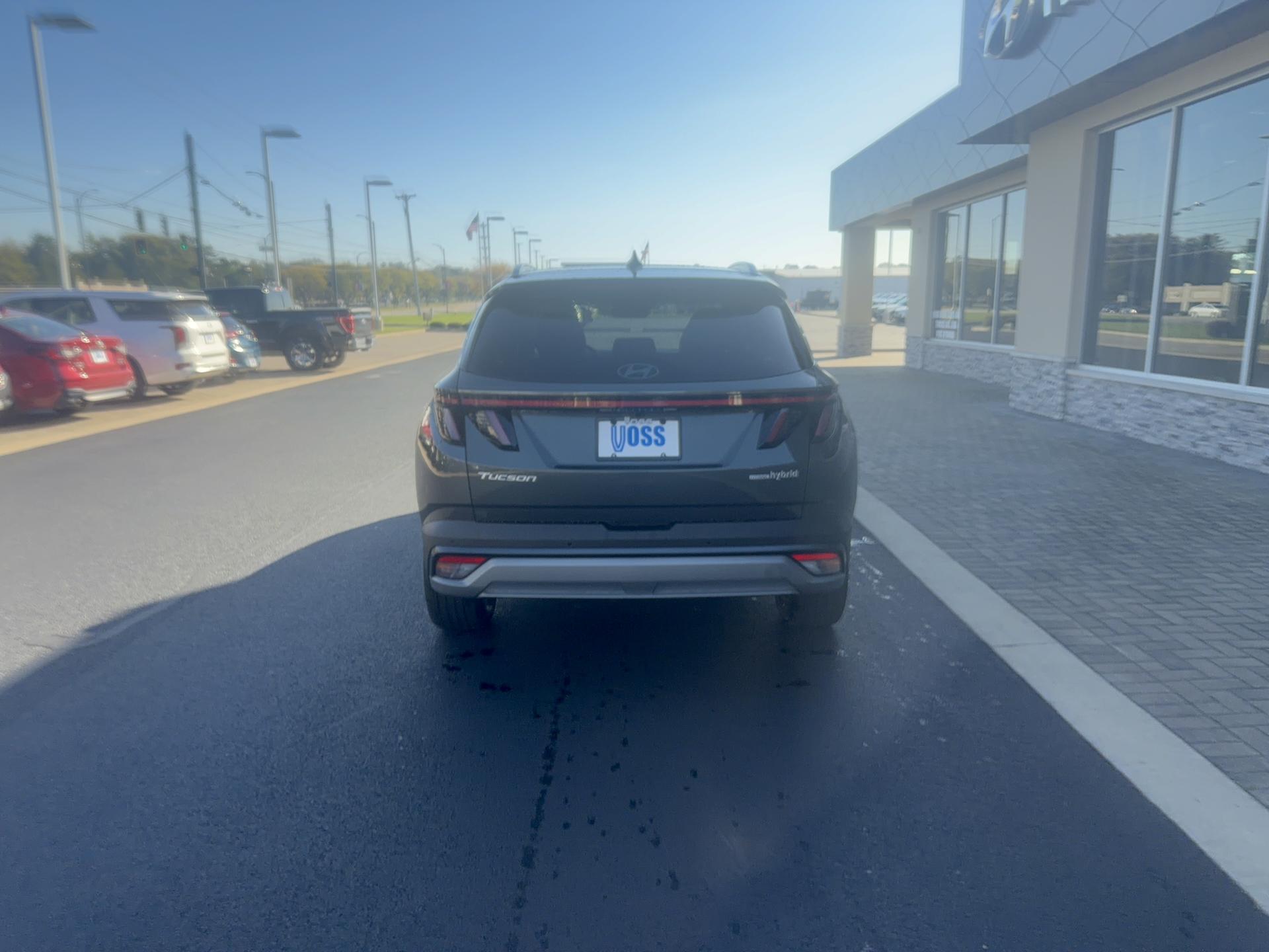2026 Hyundai Tucson Hybrid Limited, photo 10 of 12