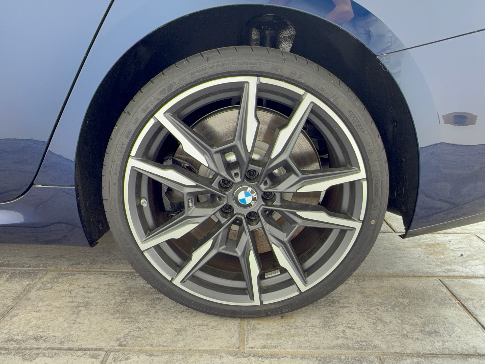 2026 BMW 8 Series M850i - Photo 37