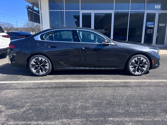 2025 Bmw 530i xDrive photo 2