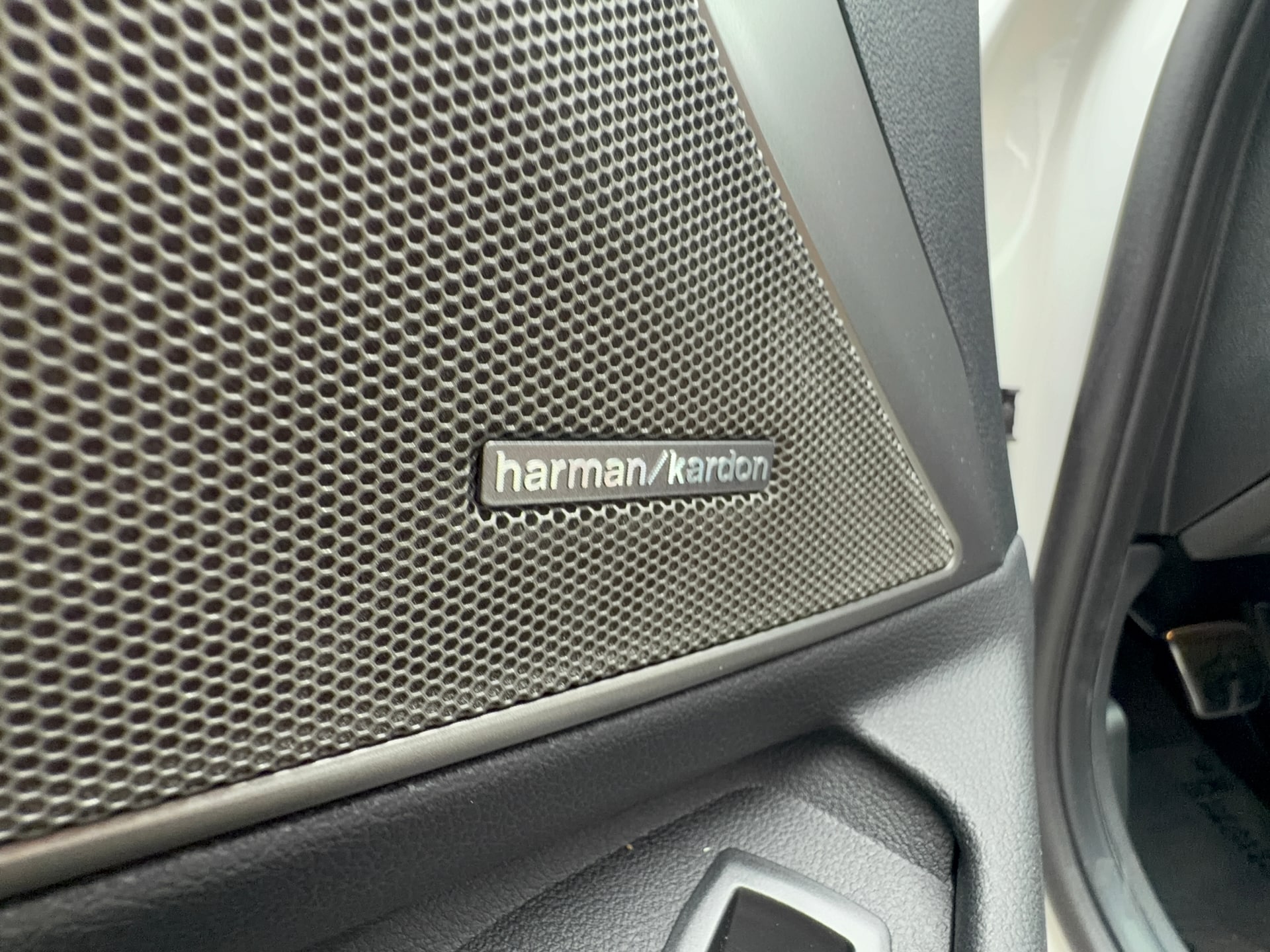 2026 BMW 330i xDrive, photo 9 of 12