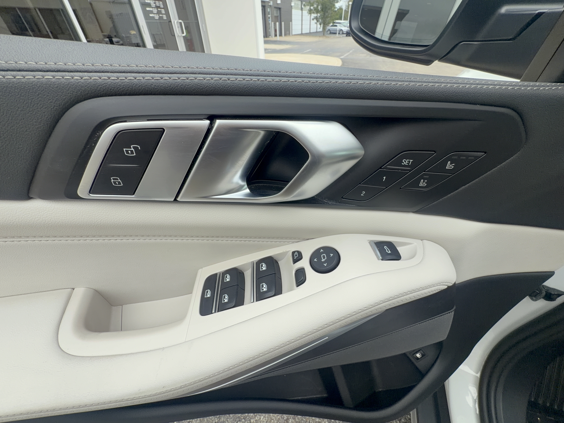 2024 BMW X5 xDrive50e, photo 9 of 12