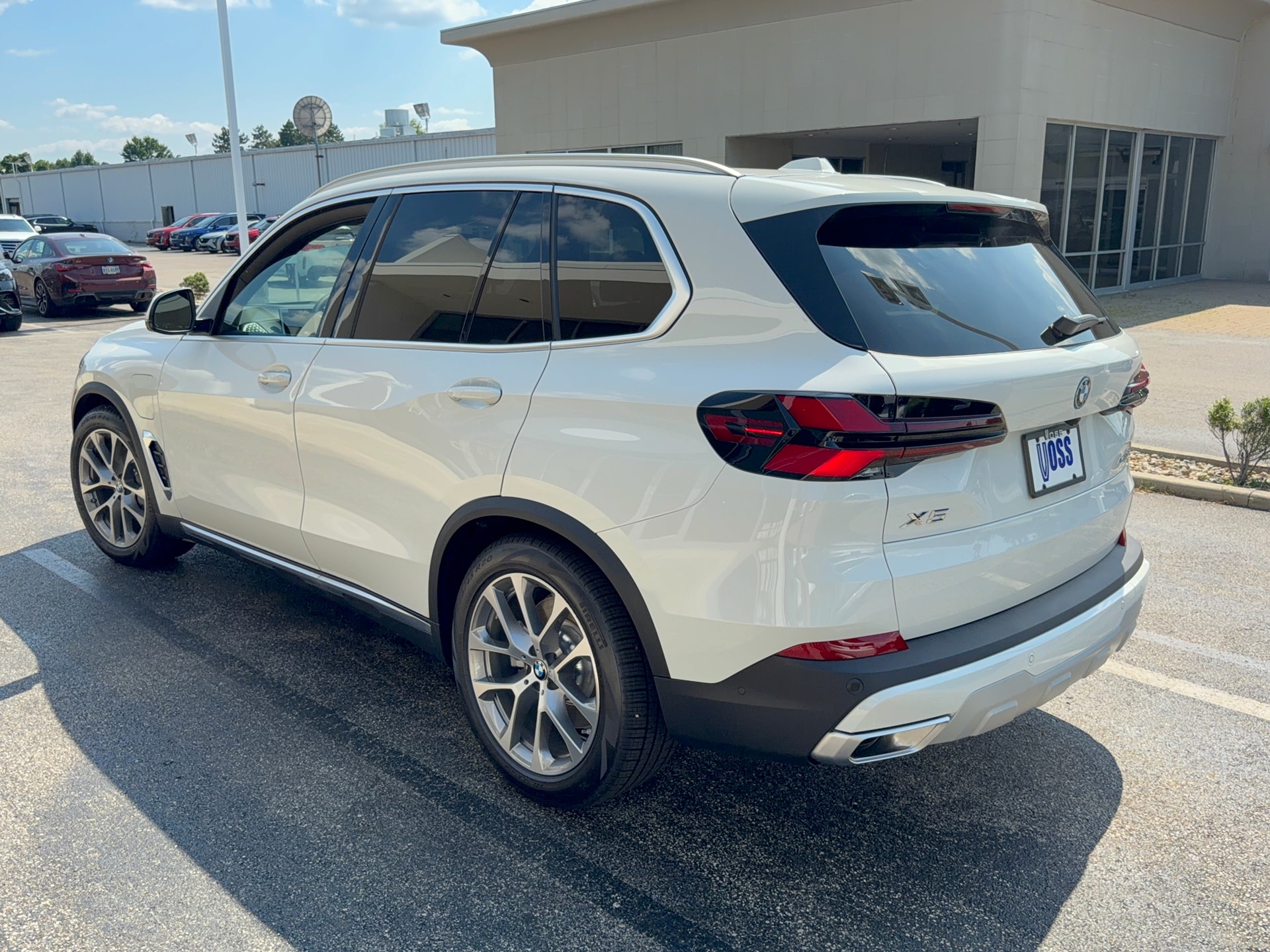2026 BMW X5 xDrive50e, photo 7 of 12