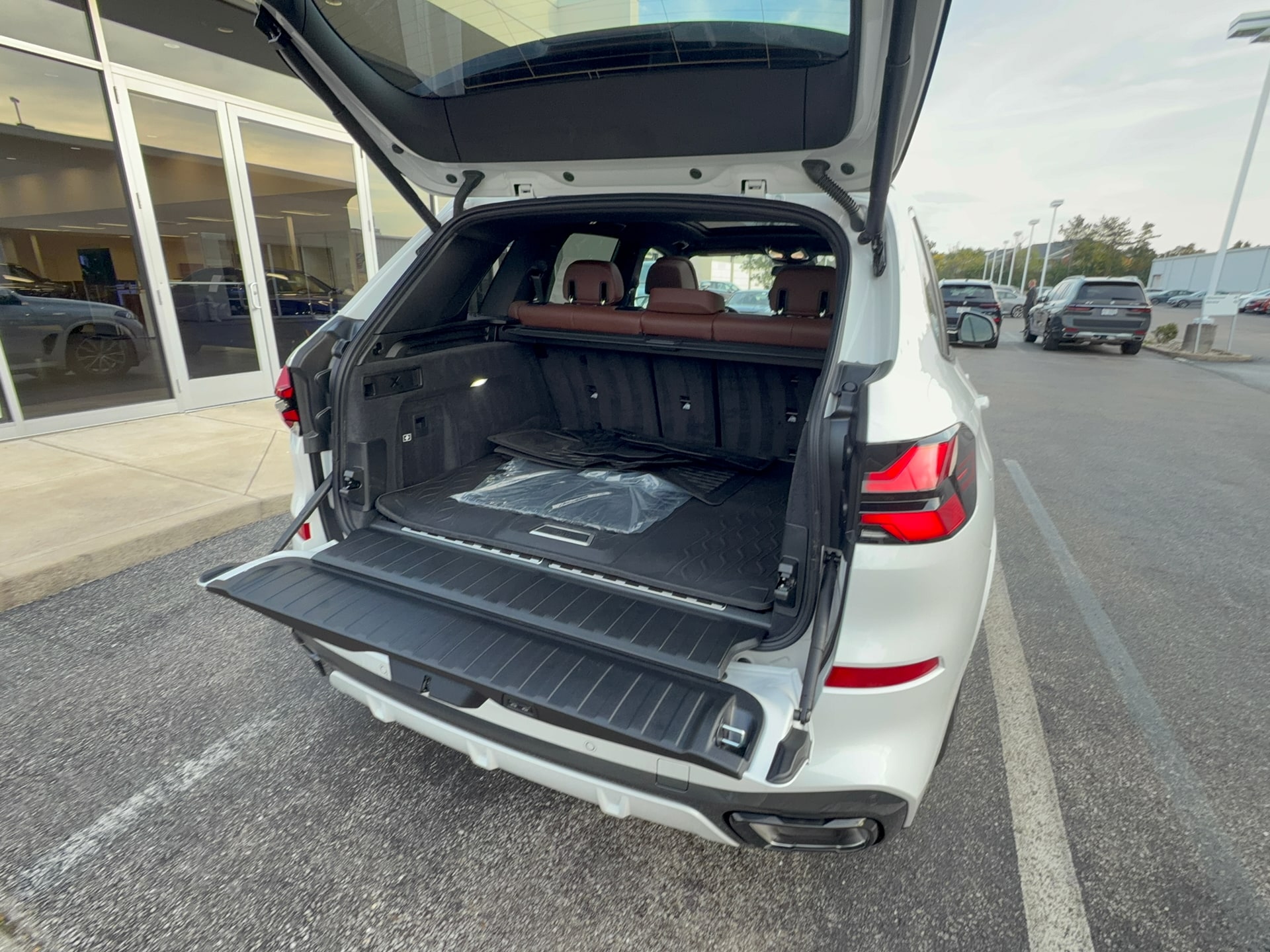 2026 BMW X5 xDrive50e, photo 5 of 12