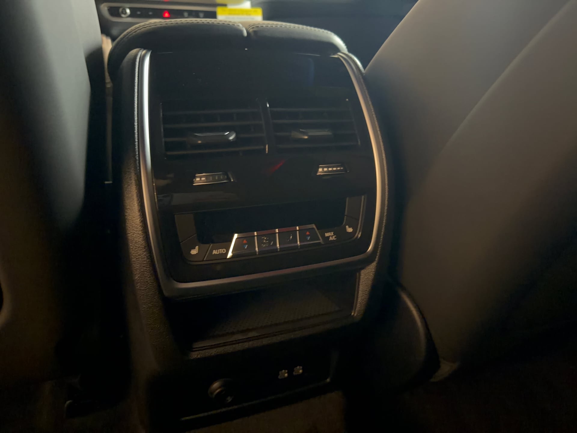 2026 BMW XM Base - Photo 21
