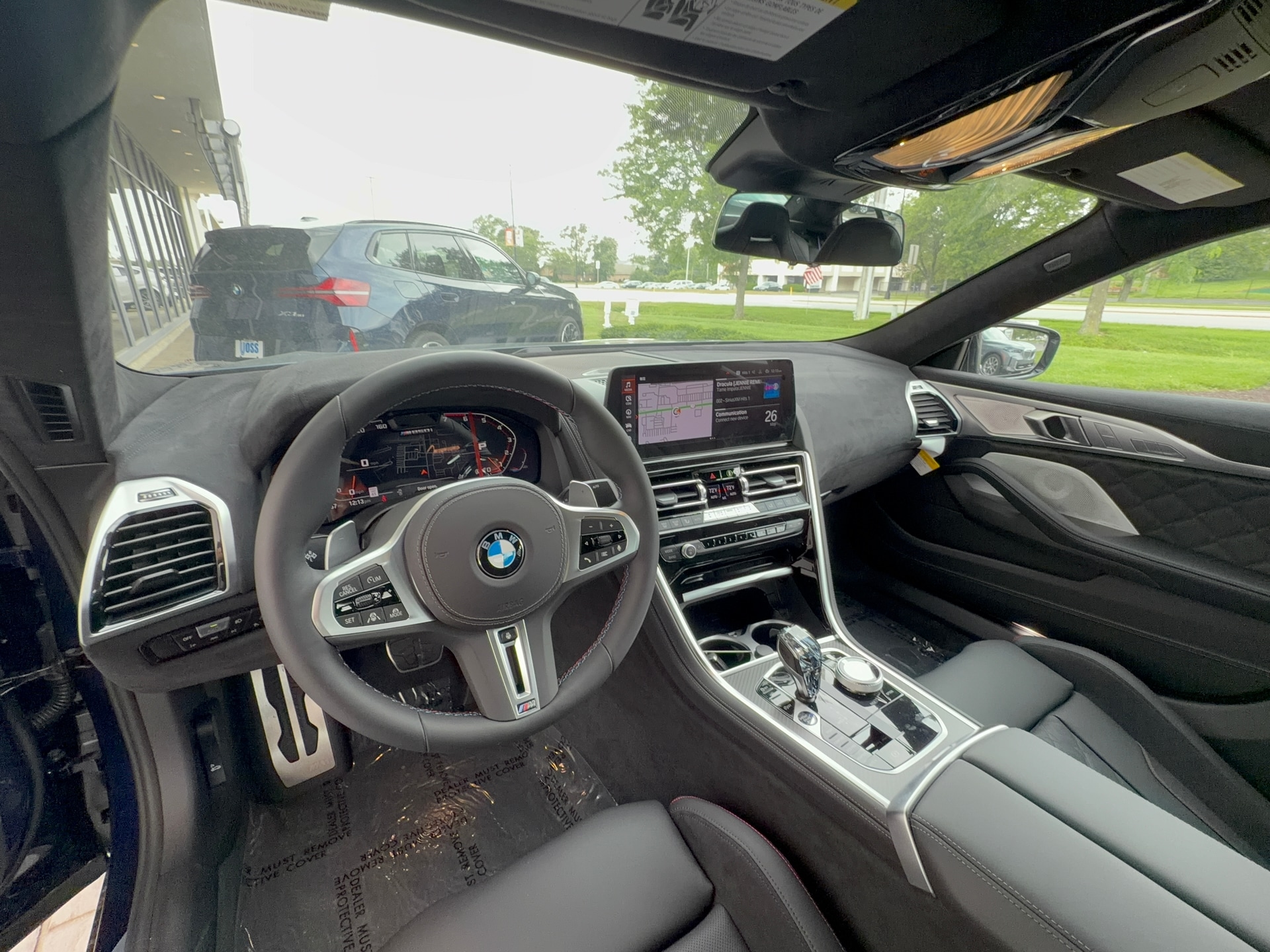 2026 BMW 8 Series M850i - Photo 14