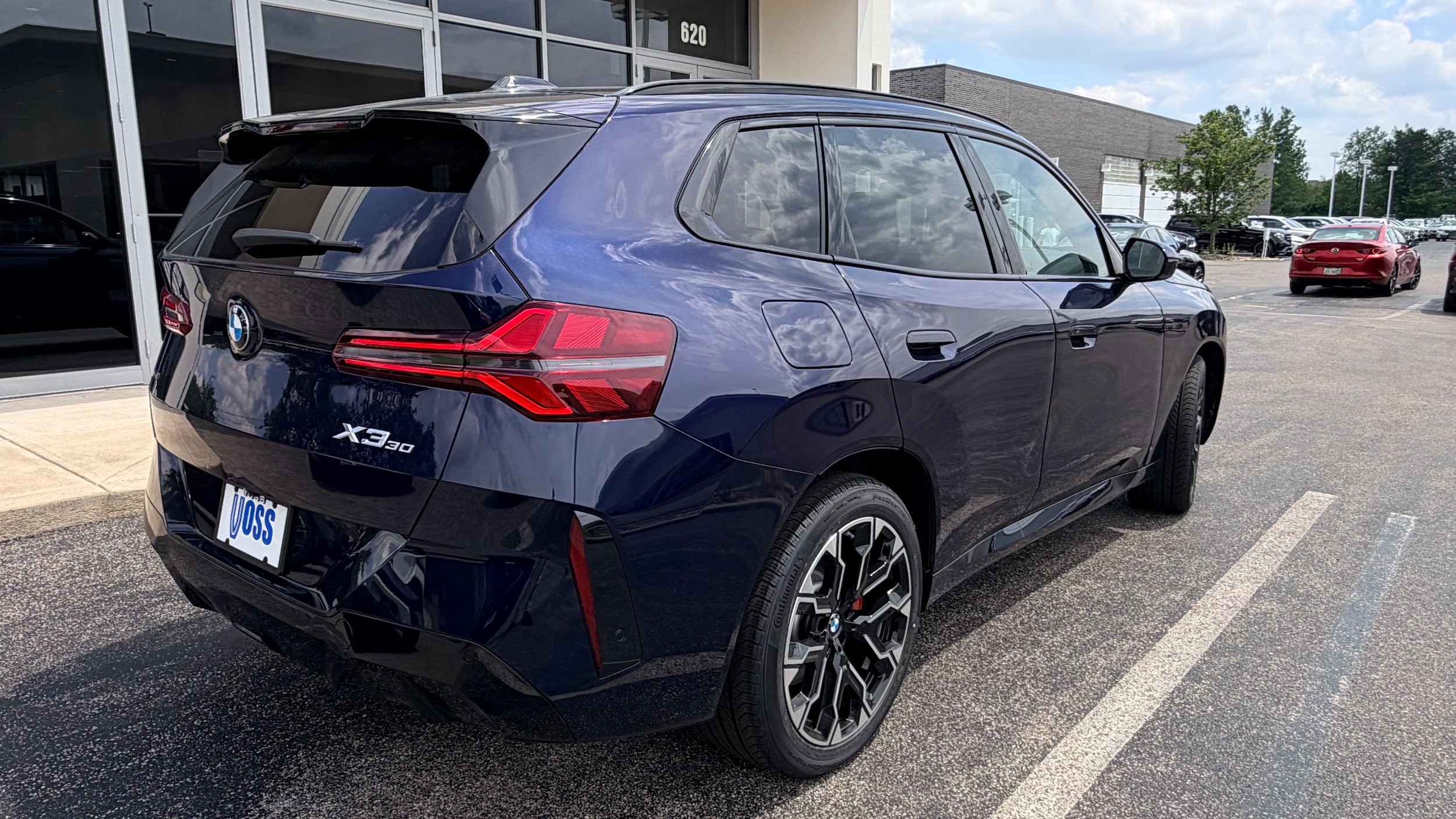 2026 BMW X3 30 xDrive, photo 2 of 12