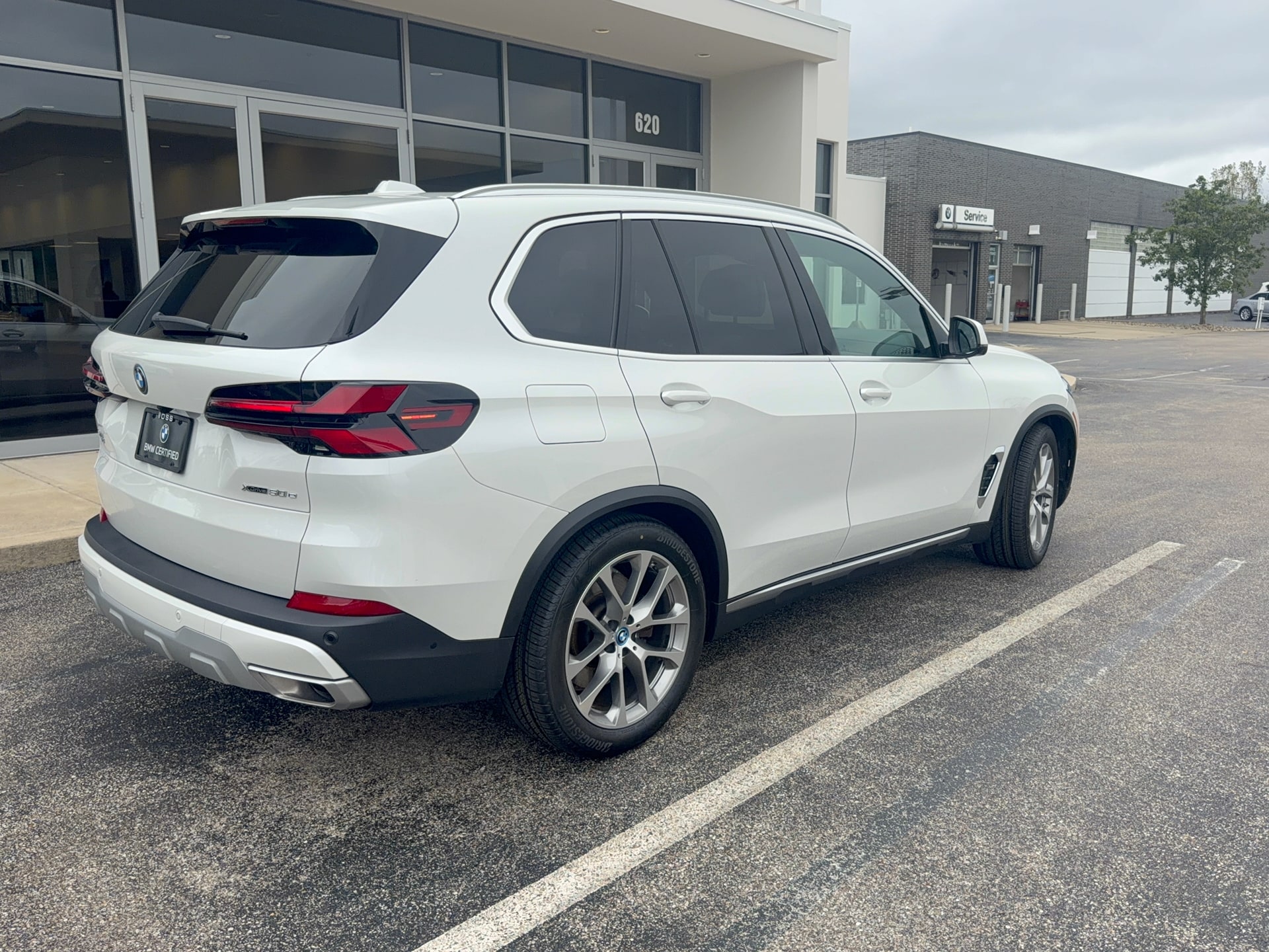 2024 BMW X5 xDrive50e, photo 2 of 12