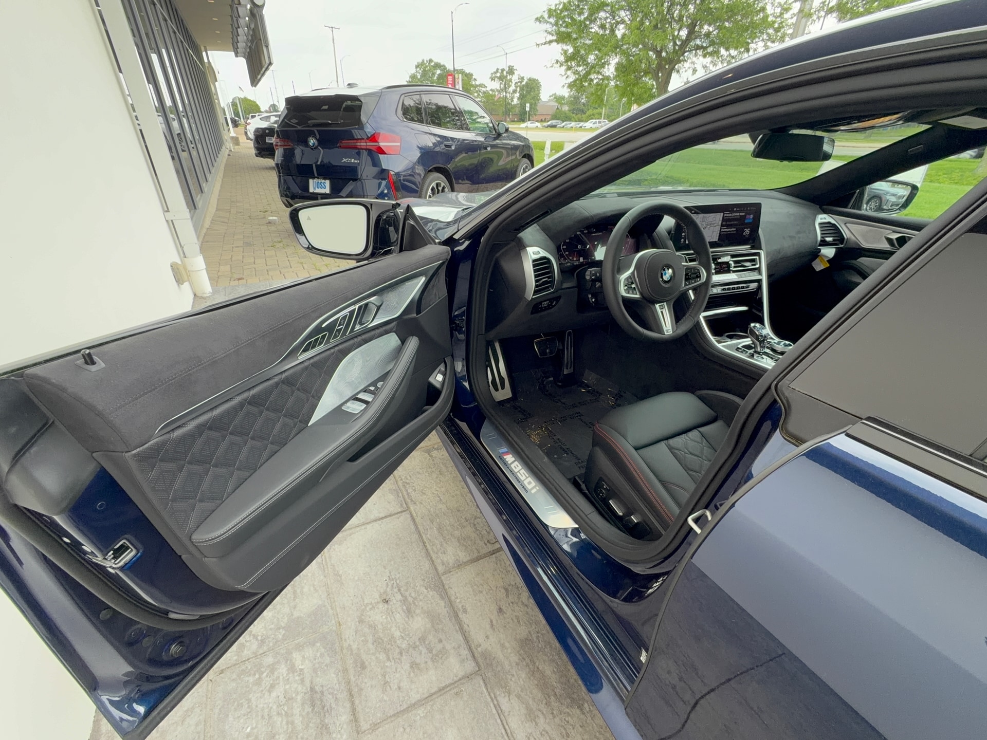 2026 BMW 8 Series M850i - Photo 8