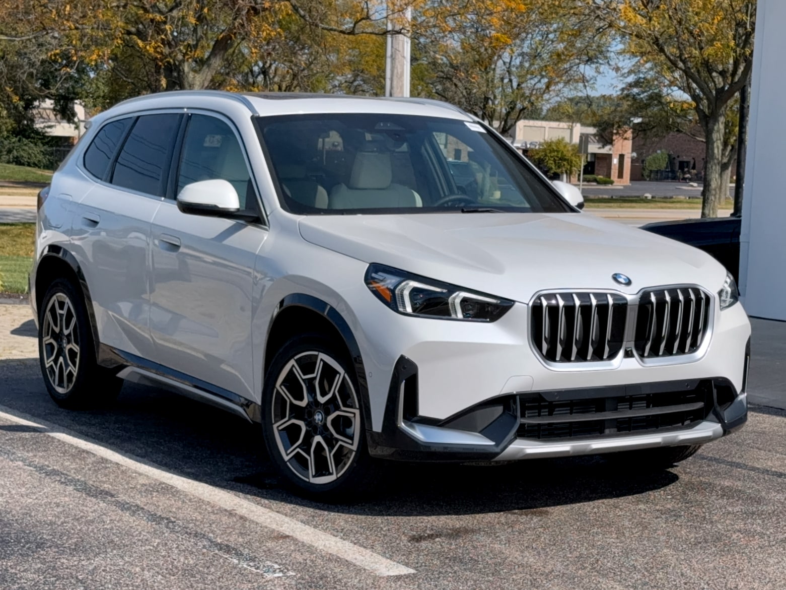 2027 BMW X1 xDrive28i, photo 4 of 12