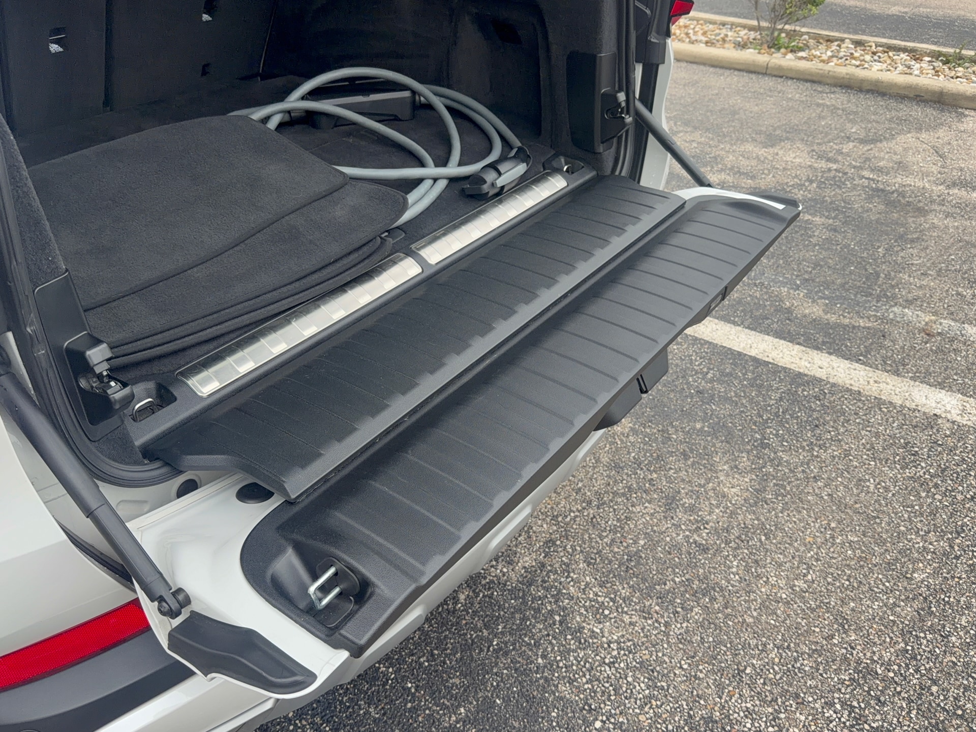2024 BMW X5 xDrive50e, photo 6 of 12