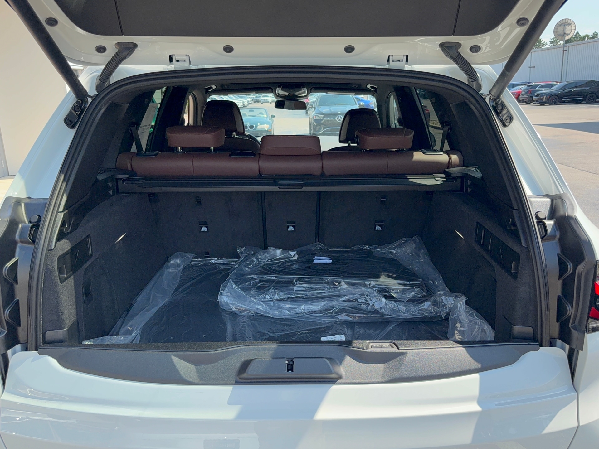 2026 BMW X5 xDrive50e, photo 5 of 12