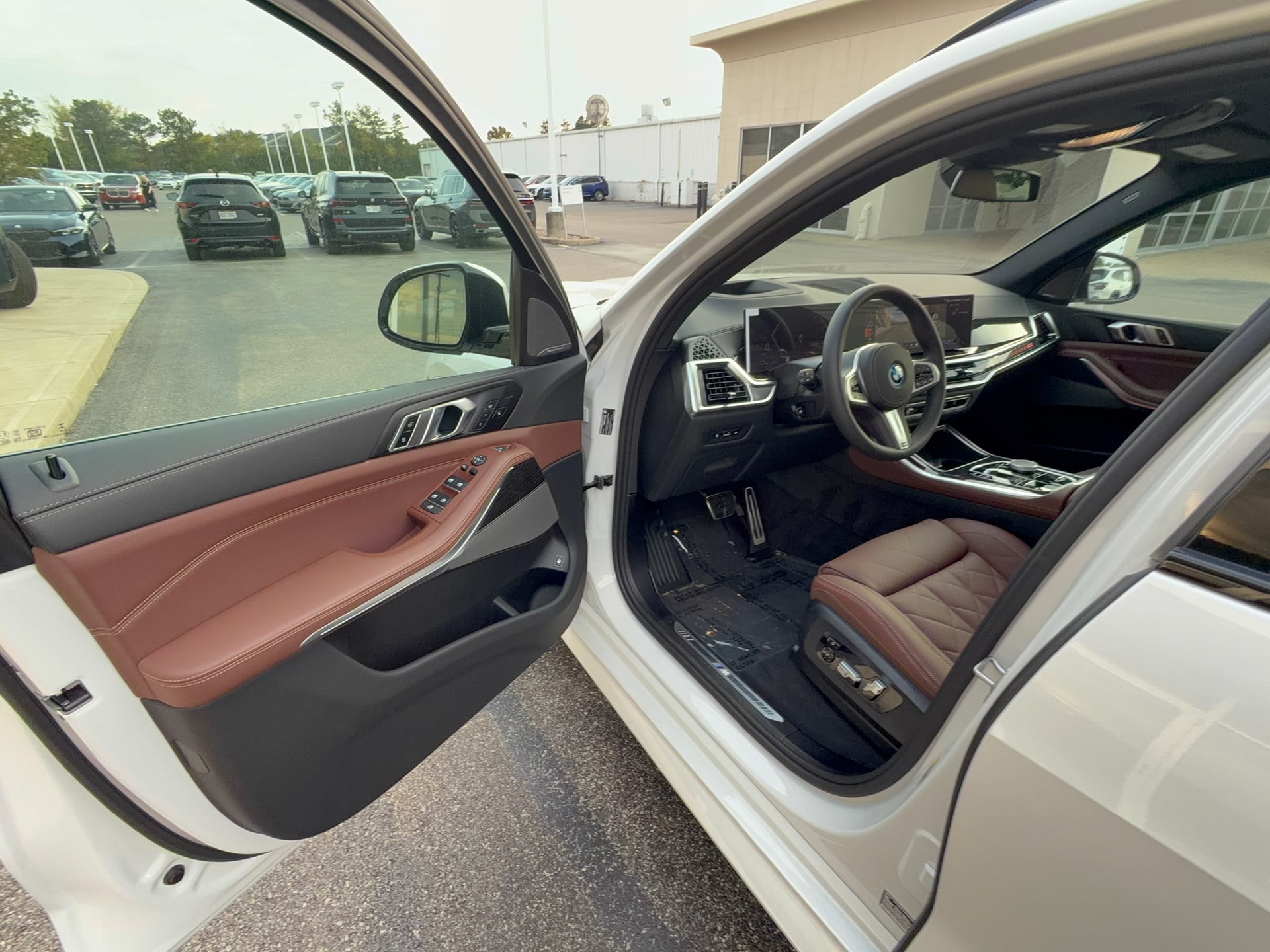 2026 BMW X5 xDrive50e, photo 9 of 12