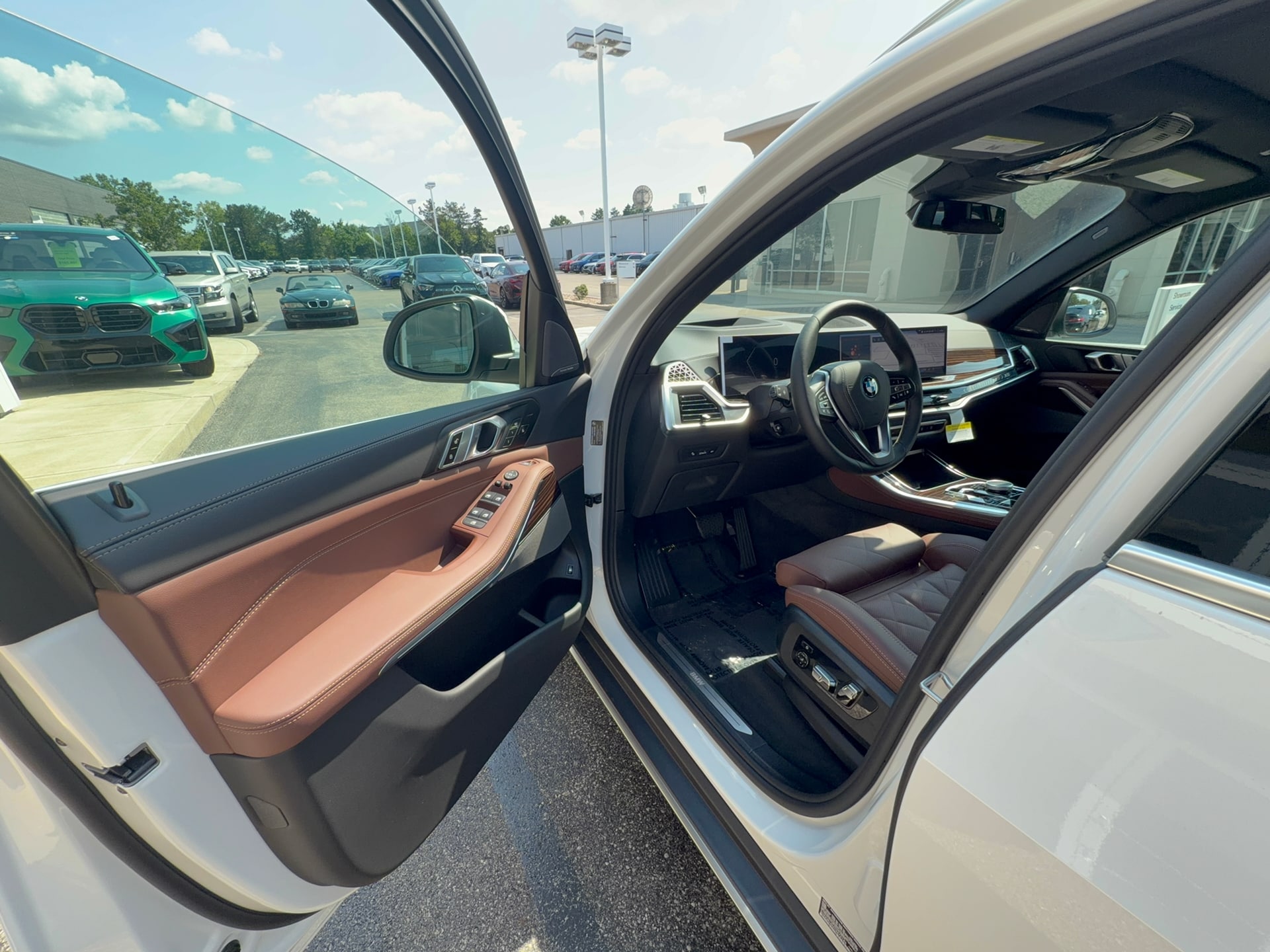 2026 BMW X5 xDrive50e, photo 8 of 12