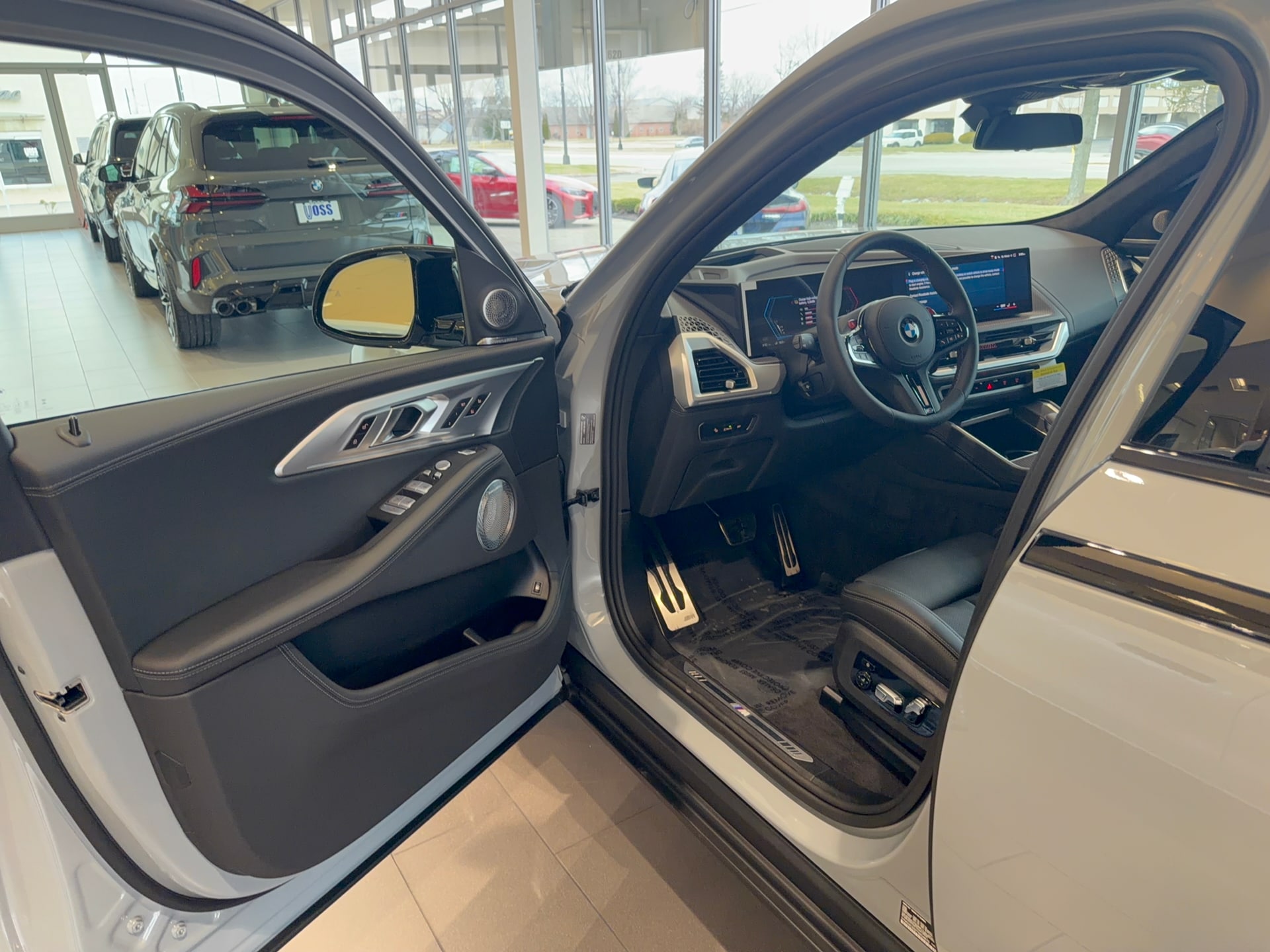 2026 BMW XM Base - Photo 9