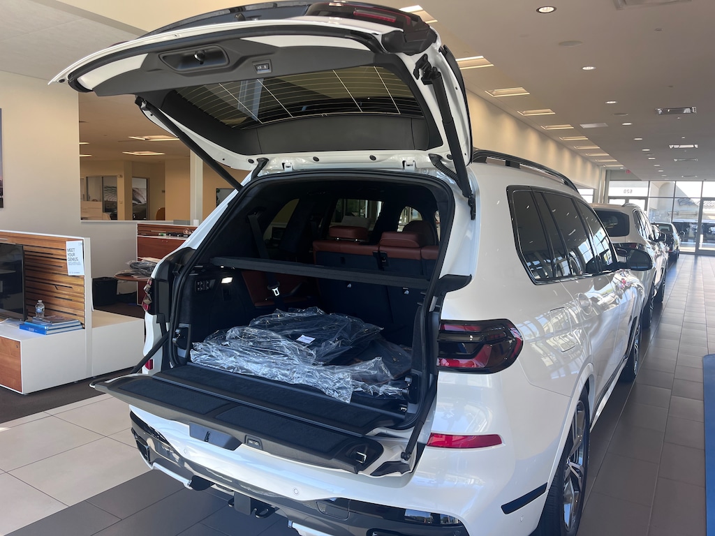 New 2026 BMW X7 M60i M60i SUV