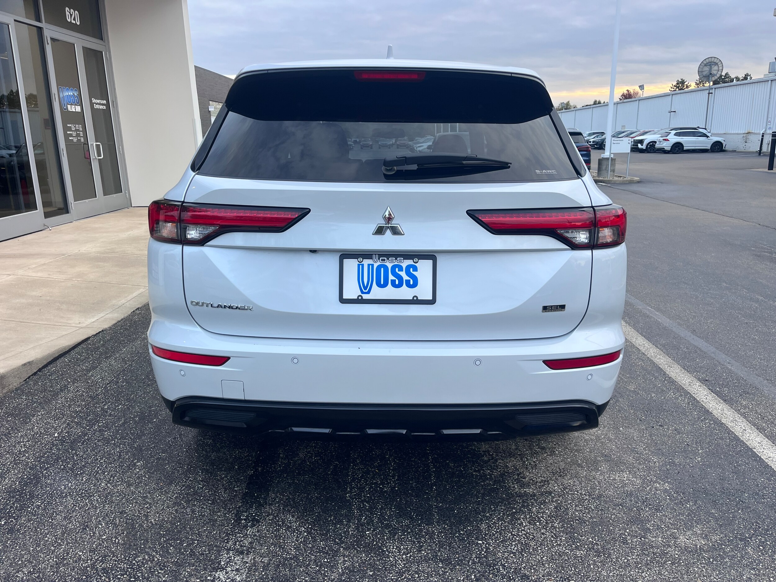 2023 Mitsubishi Outlander SEL 40th Anniversary Edition GT photo 3