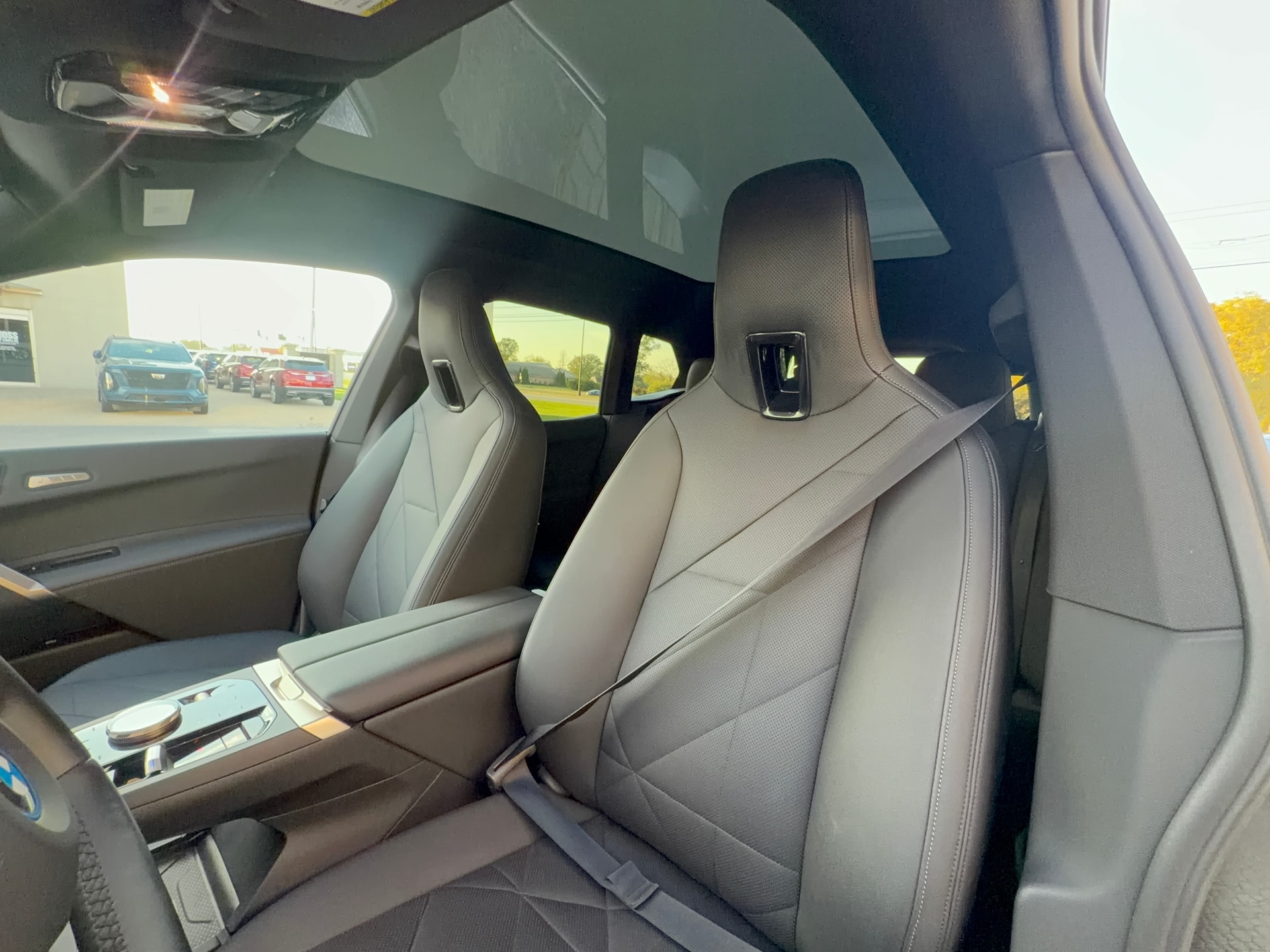 2024 BMW iX xDrive50, photo 9 of 12