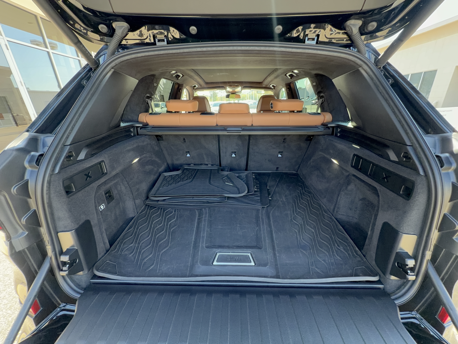 2025 BMW X5 M60i, photo 6 of 12