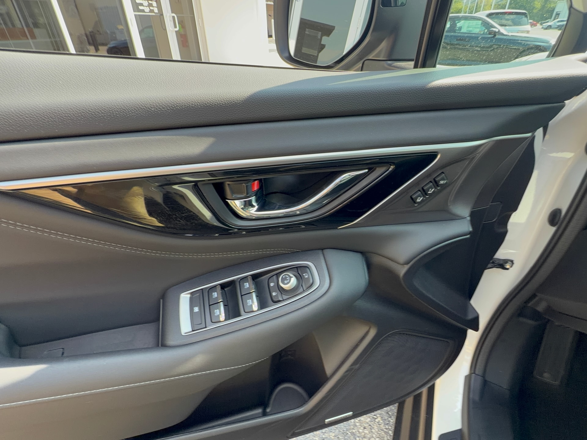 2025 Subaru Outback Touring XT, photo 9 of 12