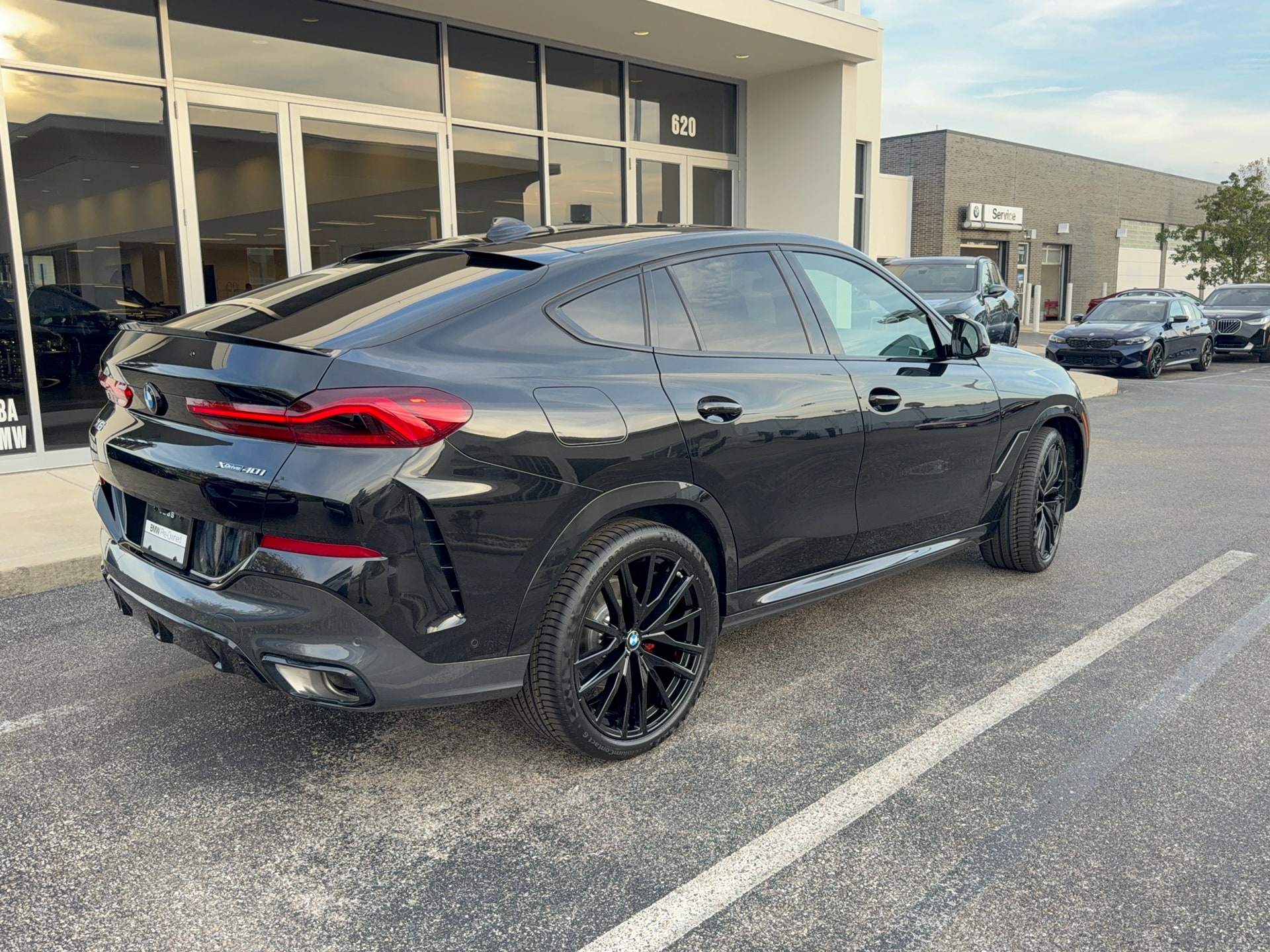 2022 BMW X6 xDrive40i, photo 2 of 12