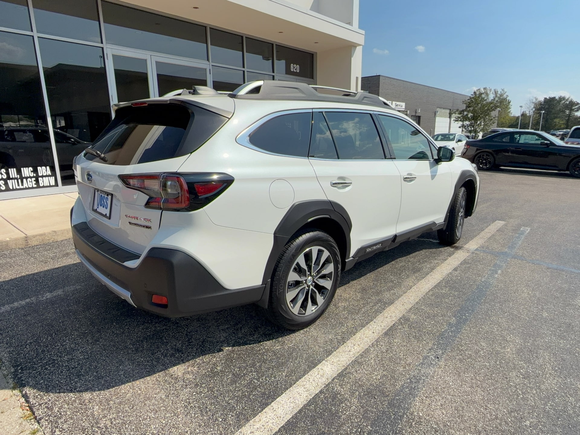 2025 Subaru Outback Touring XT, photo 2 of 12