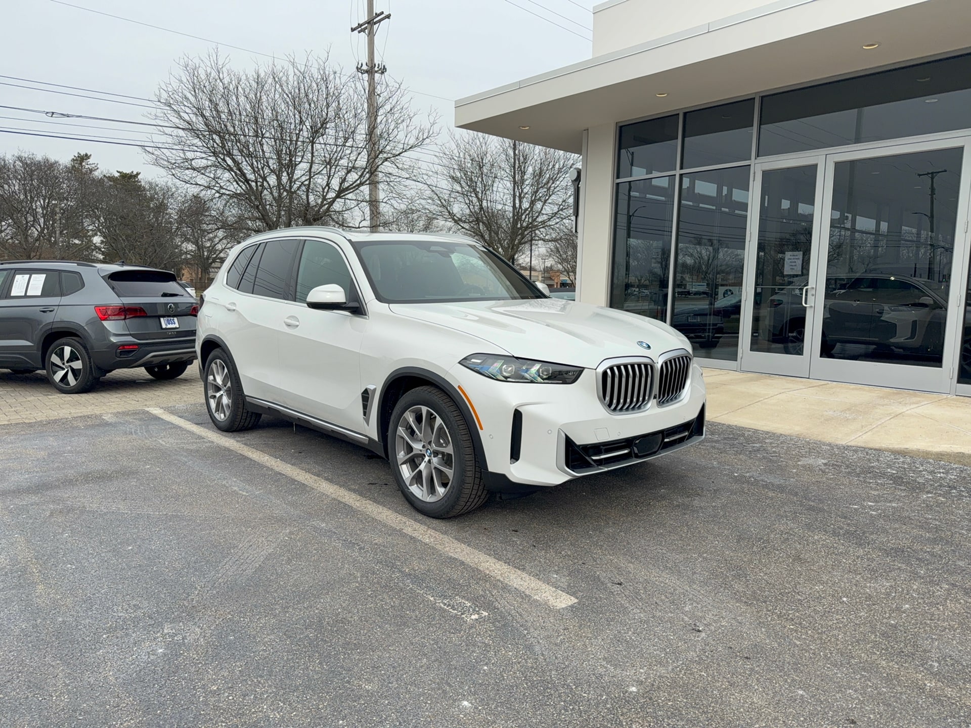 2026 BMW X5 xDrive50e's photo