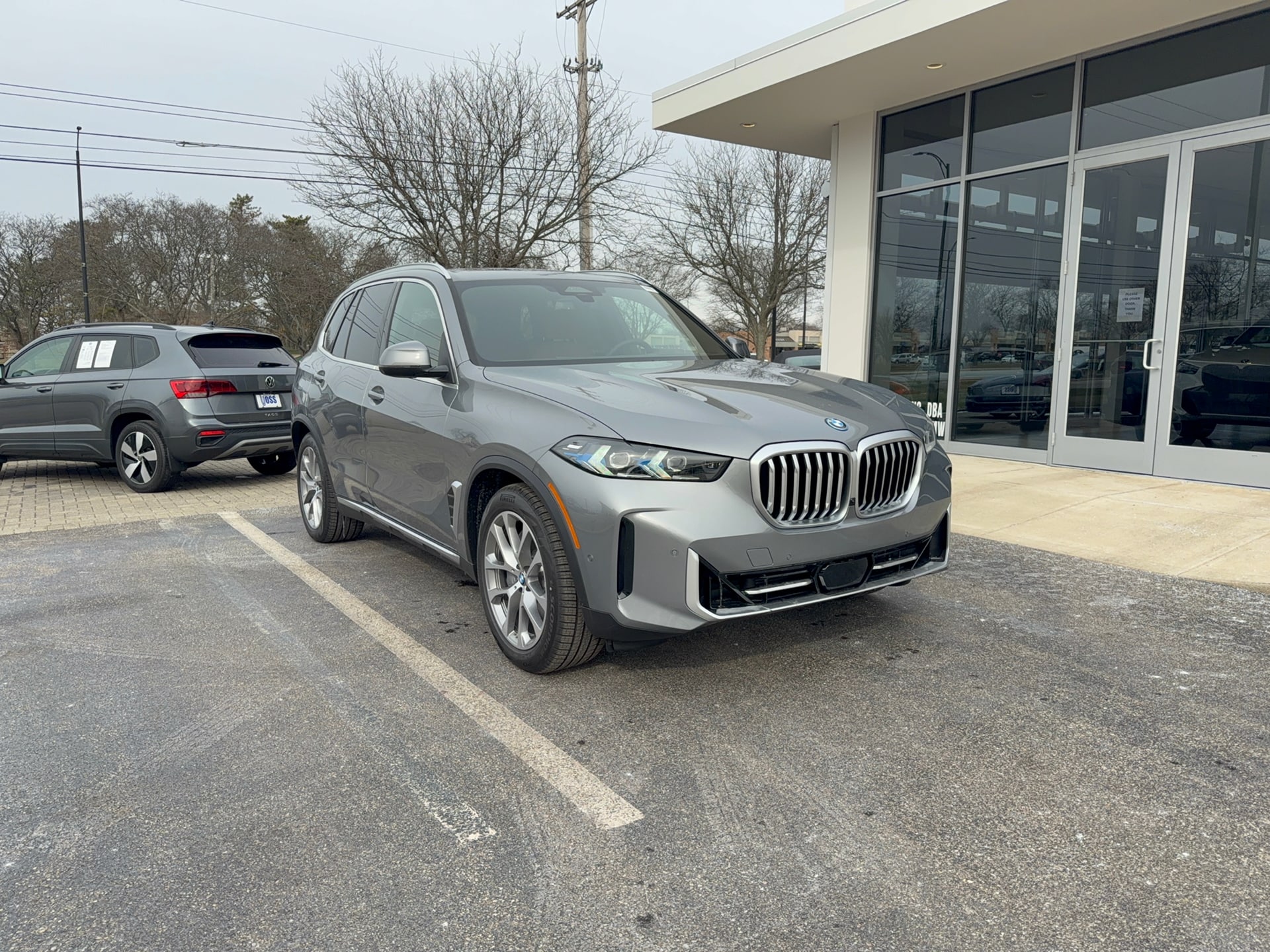 2026 BMW X5 xDrive50e's photo