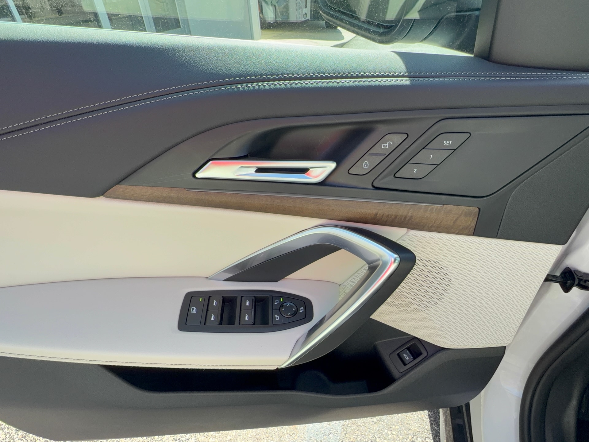 2027 BMW X1 xDrive28i, photo 9 of 12