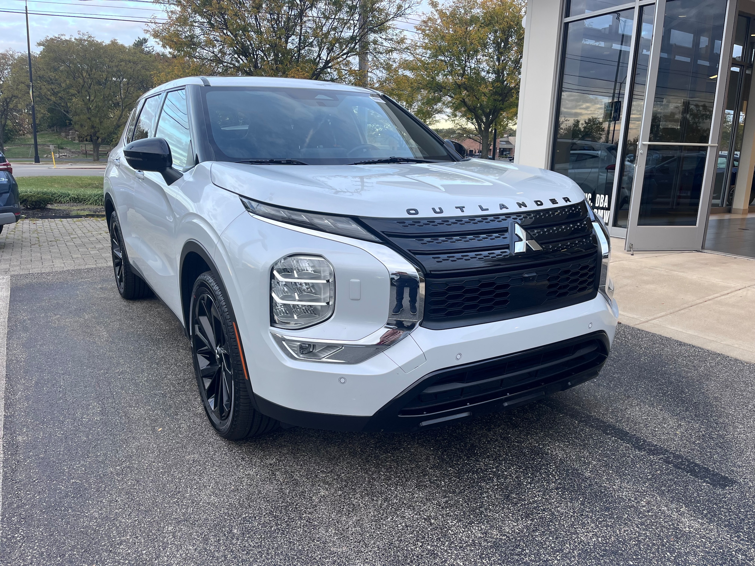 2023 Mitsubishi Outlander SEL Black Edition's photo