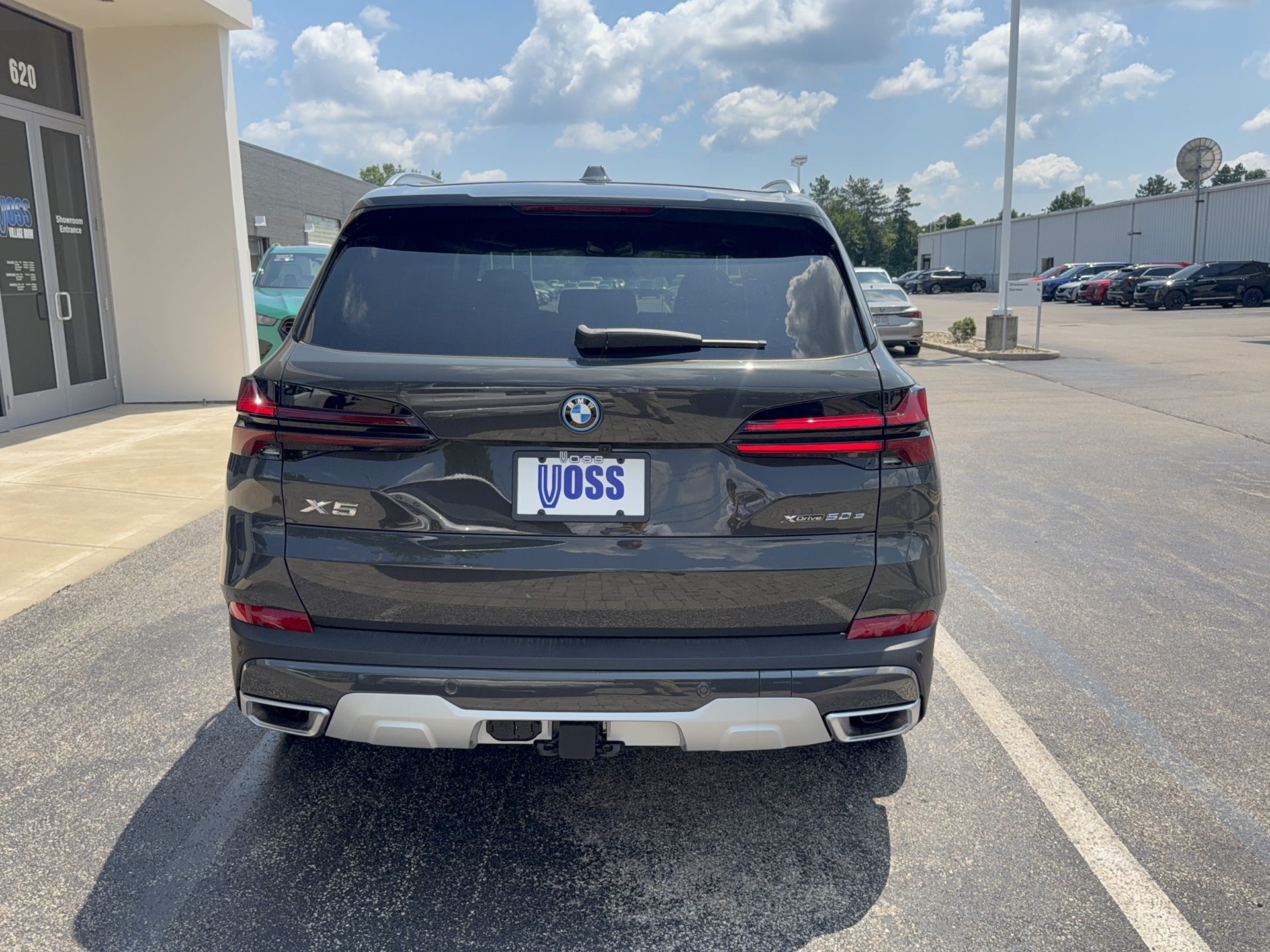 2026 BMW X5 xDrive50e, photo 3 of 12