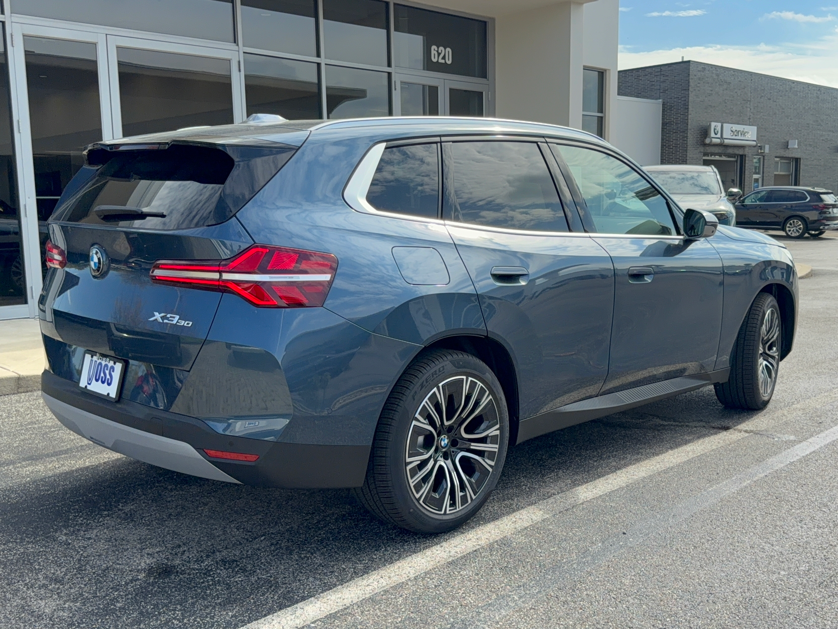 2026 BMW X3 30 xDrive, photo 2 of 12