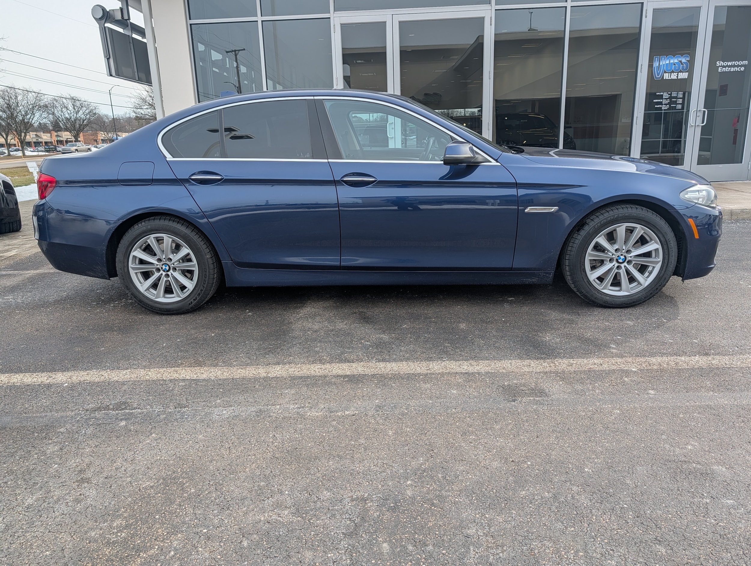 Used 2016 BMW 5 Series 528i with VIN WBA5A7C57GG151256 for sale in Dayton, OH