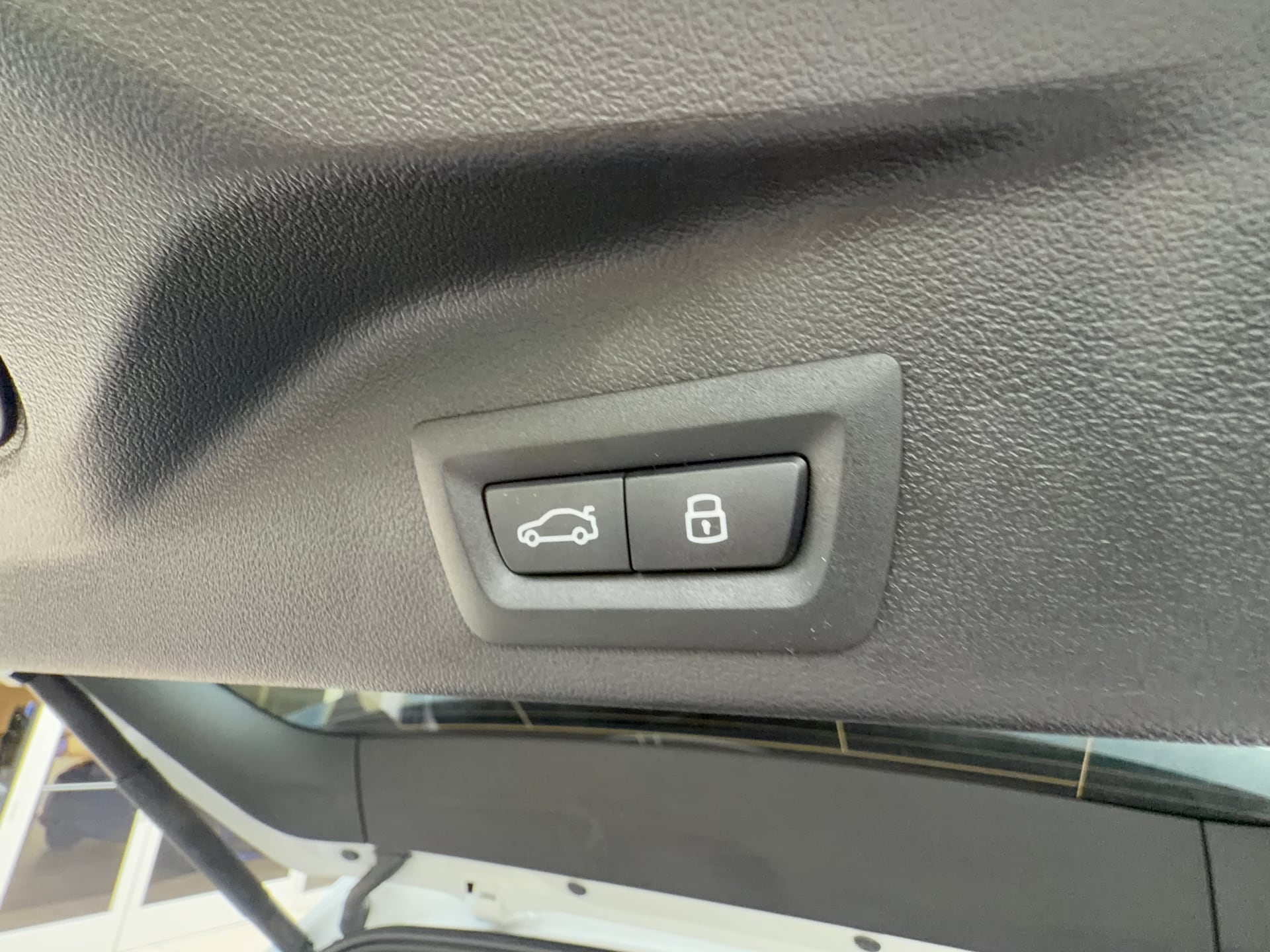 2026 BMW X5 xDrive50e, photo 7 of 12