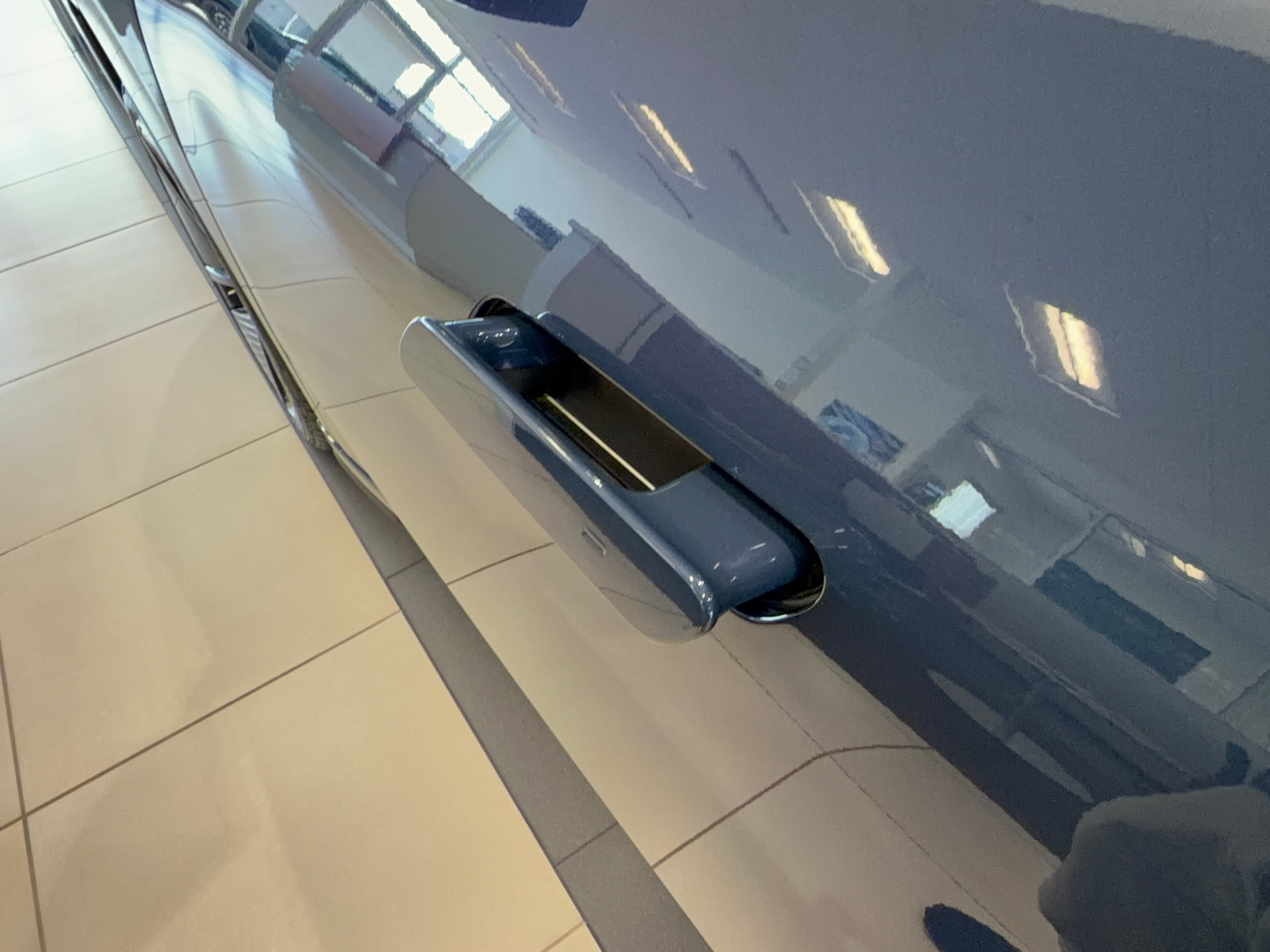 2027 BMW iX3 50 xDrive, photo 8 of 12