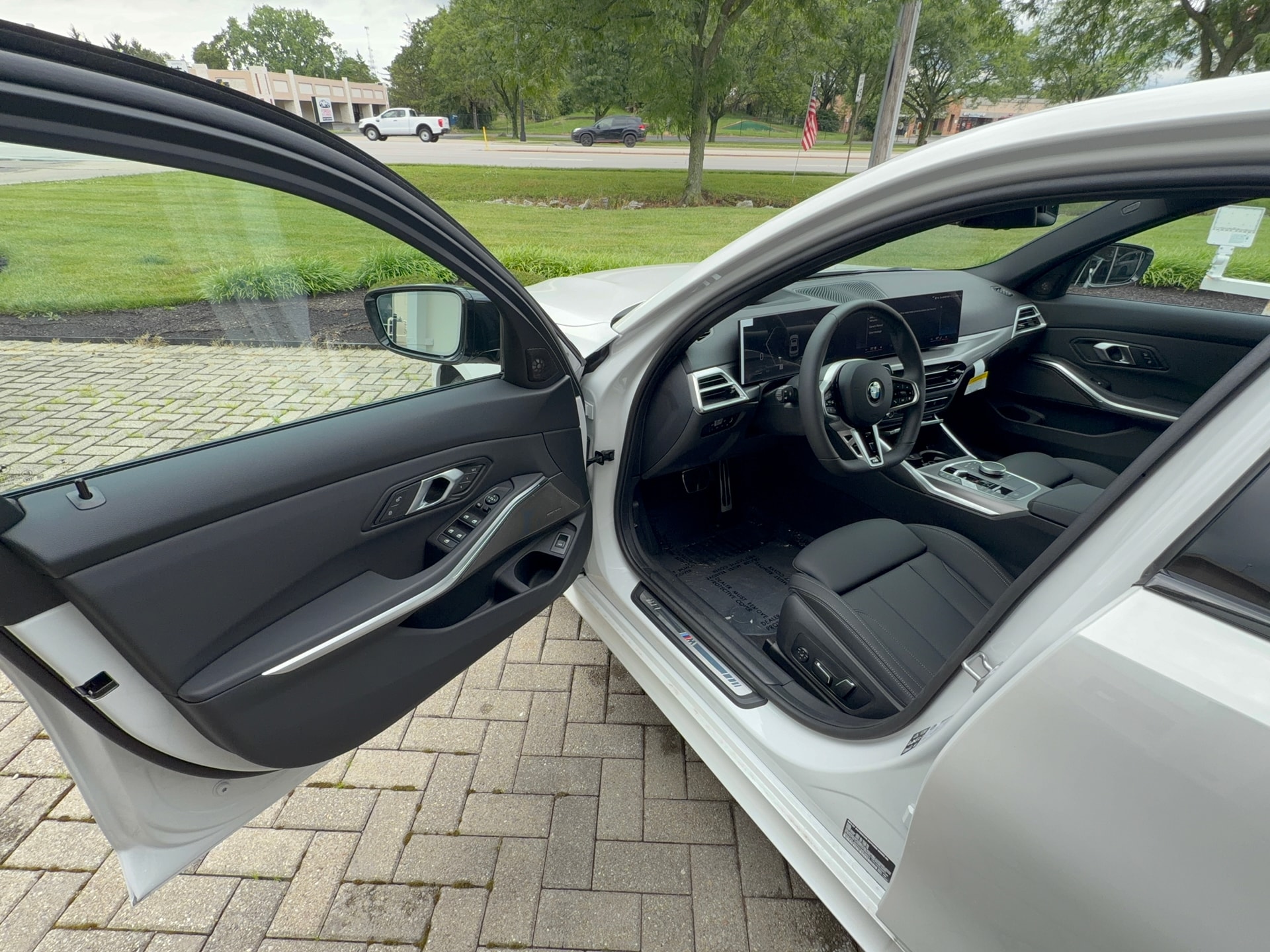 2026 BMW 330i xDrive, photo 7 of 12