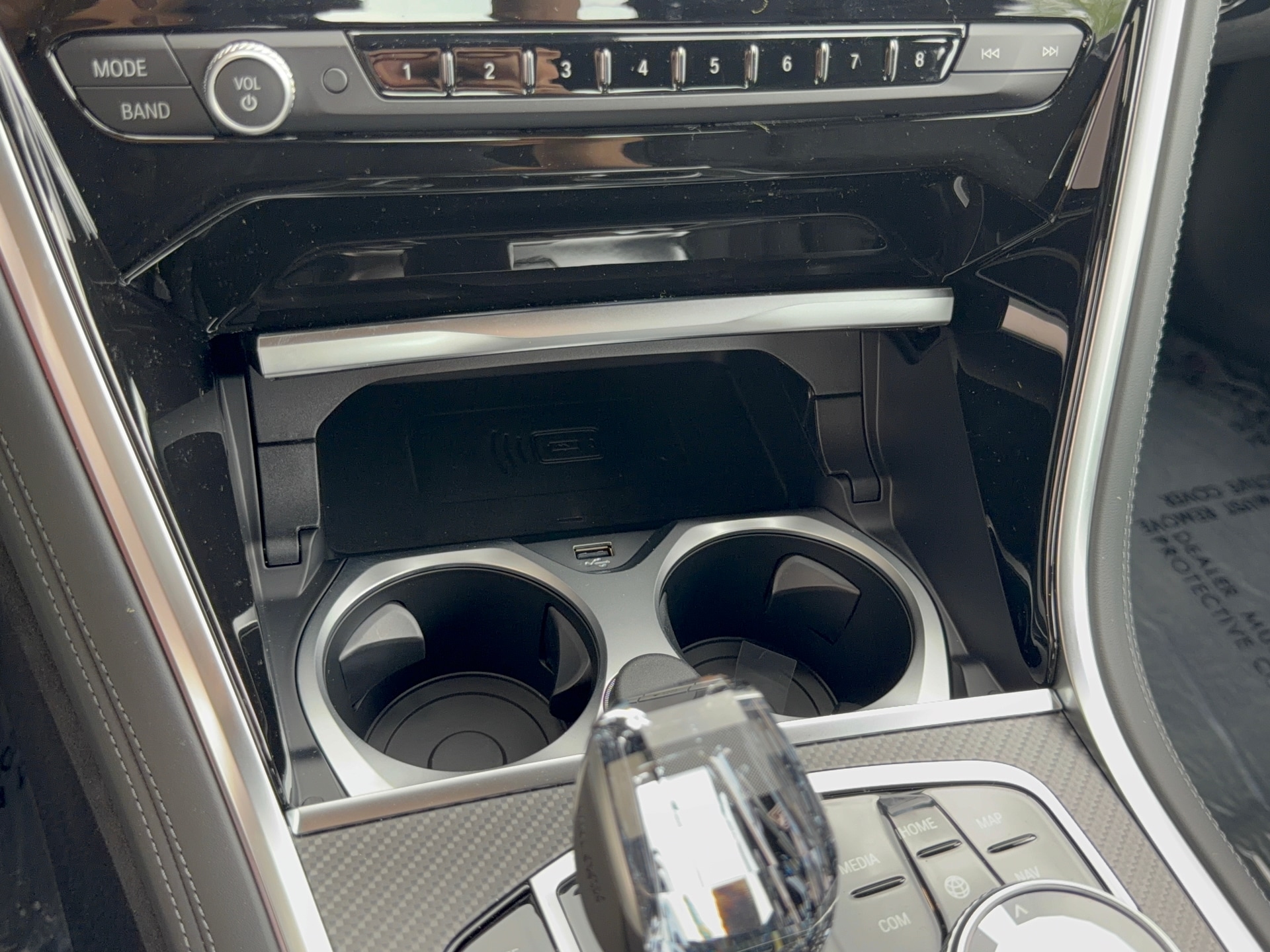 2026 BMW 8 Series M850i - Photo 23