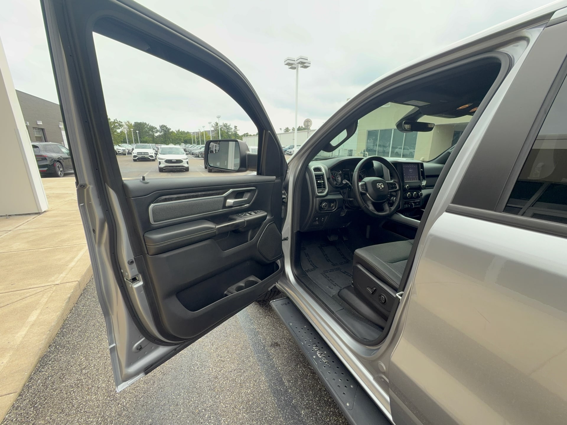 2021 Ram 1500 Big Horn, photo 7 of 12