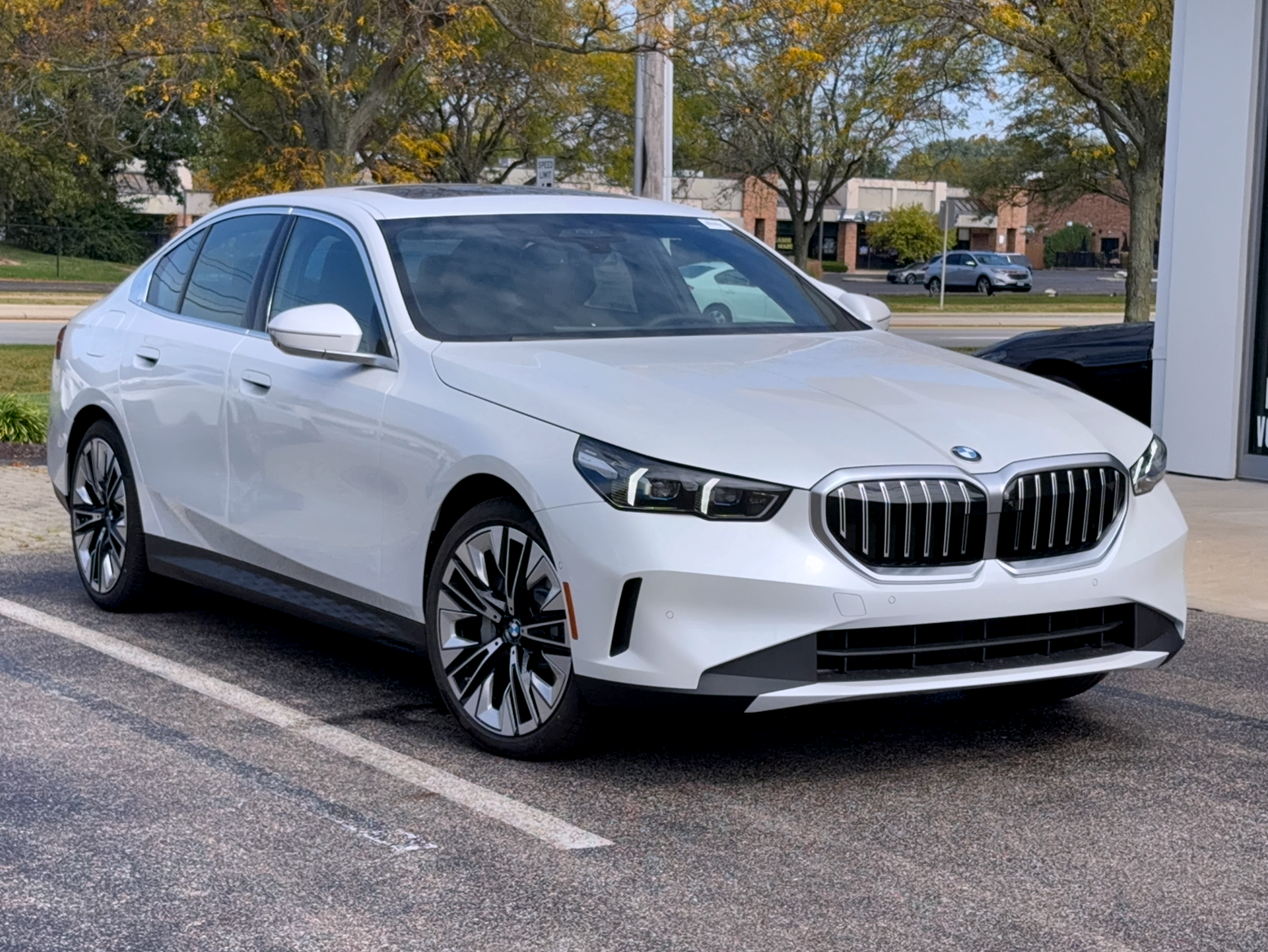 2027 BMW 530i xDrive, photo 4 of 12