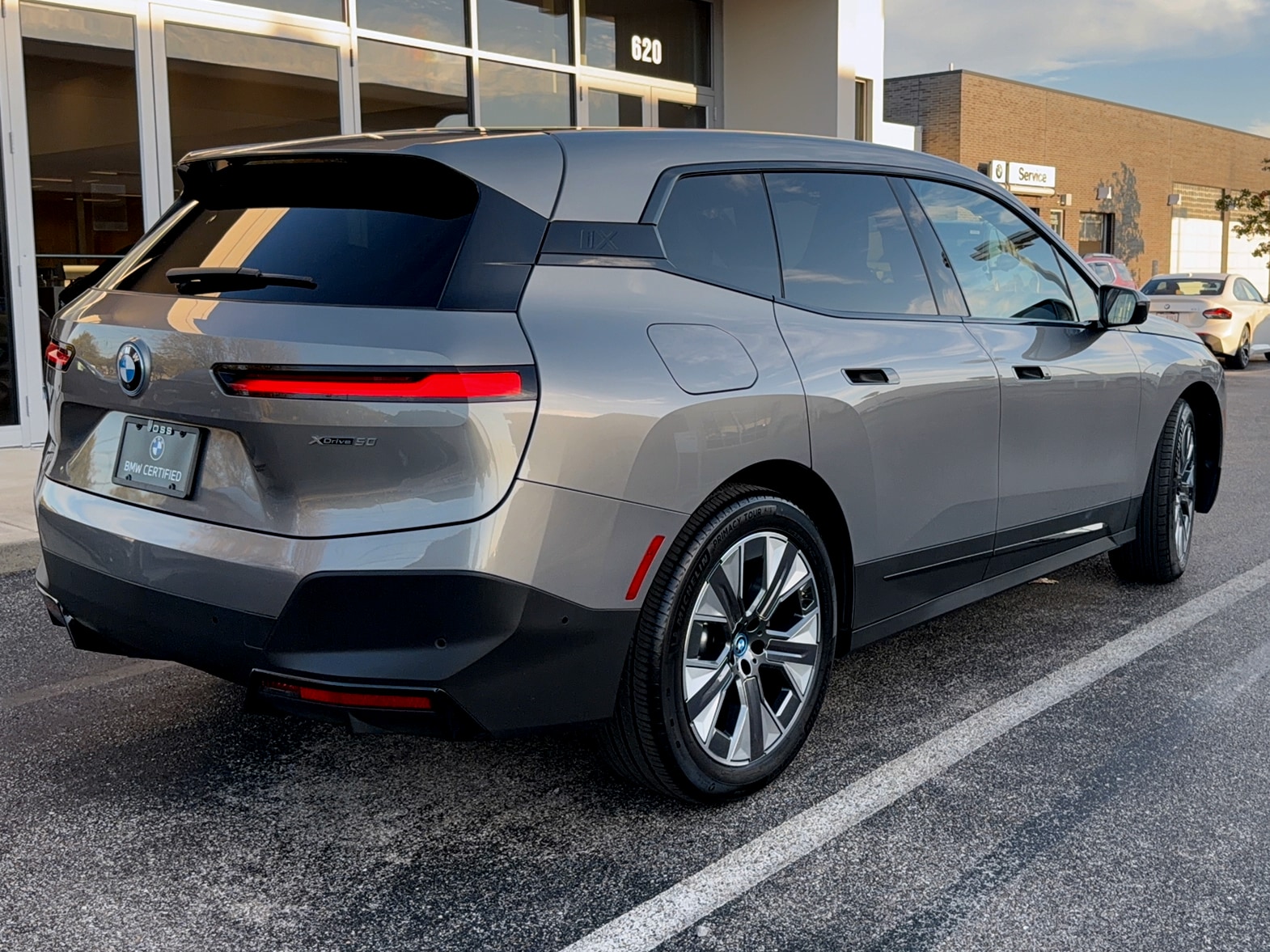 2024 BMW iX xDrive50, photo 2 of 12