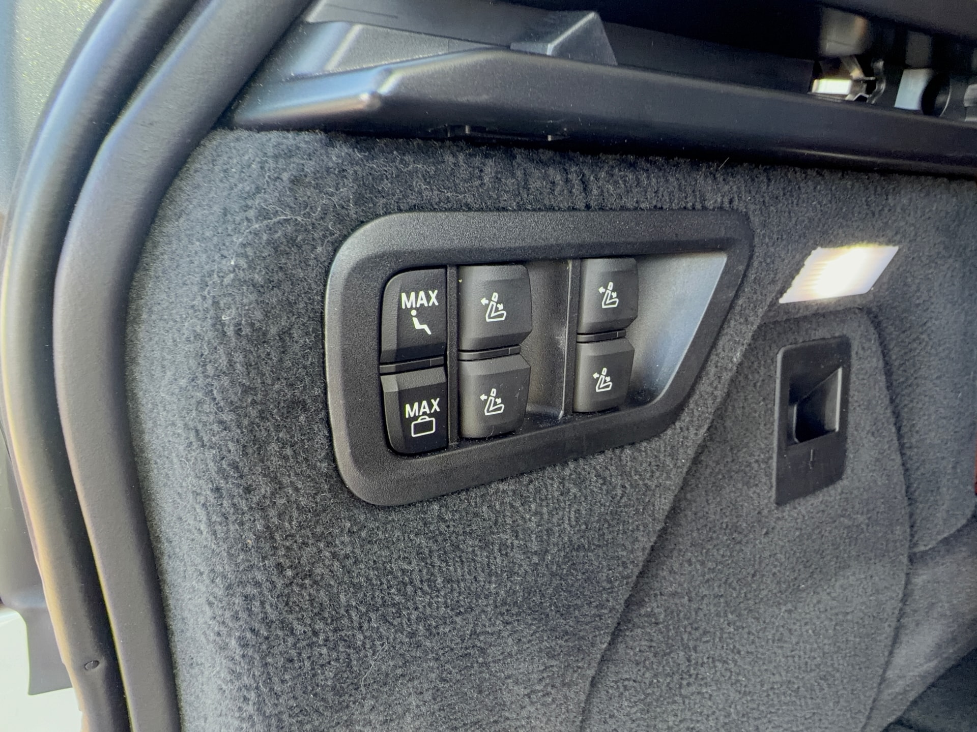 2023 BMW X7 xDrive40i, photo 6 of 12