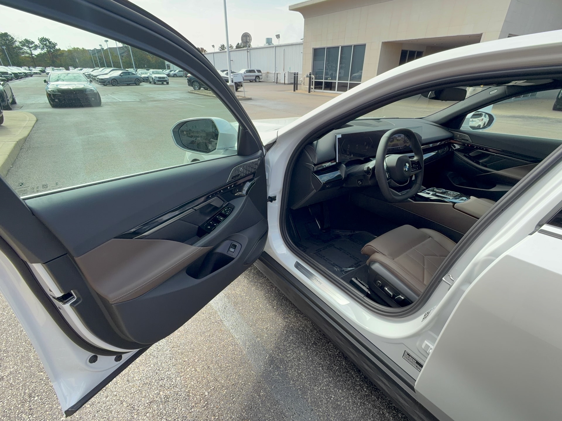 2027 BMW 530i xDrive, photo 8 of 12