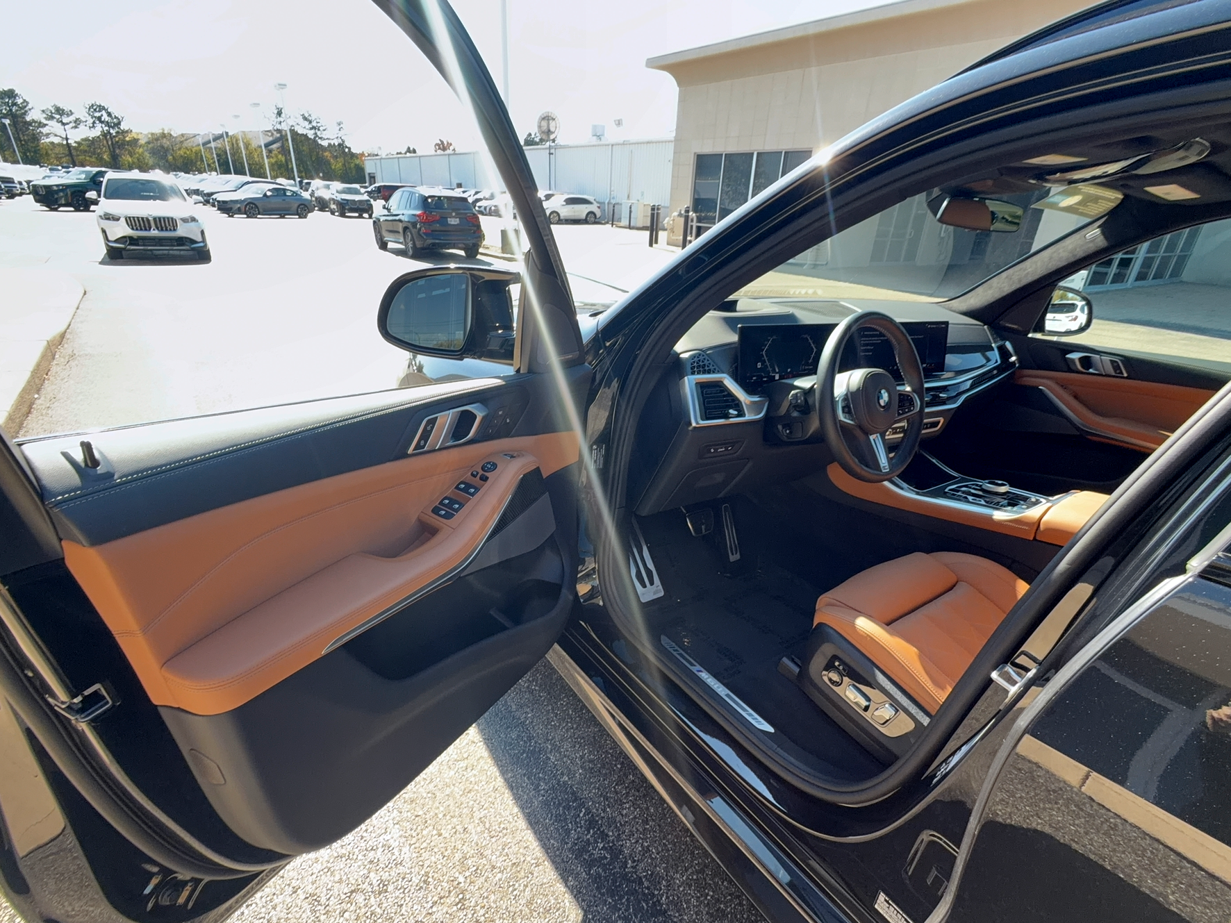 2025 BMW X5 M60i, photo 8 of 12