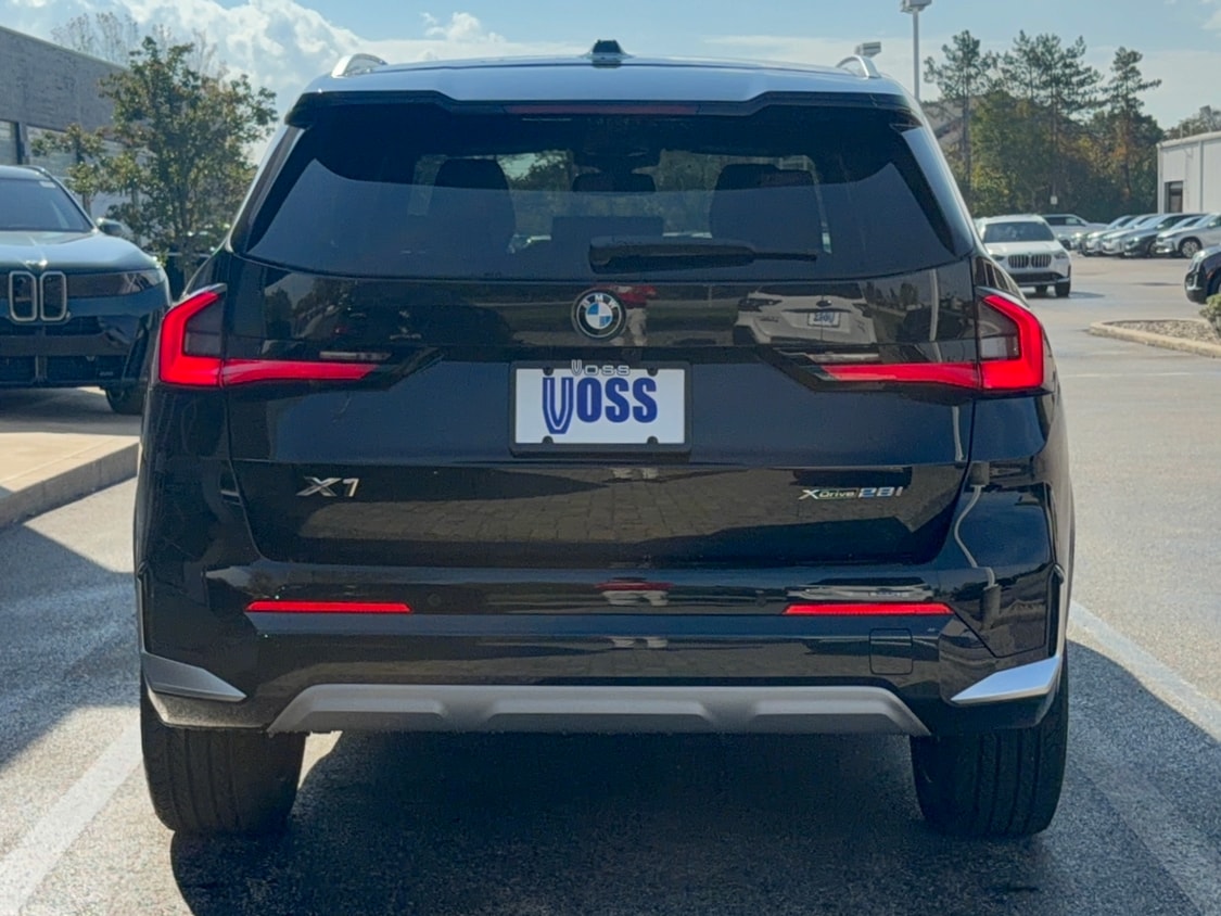 2027 BMW X1 xDrive28i, photo 3 of 12