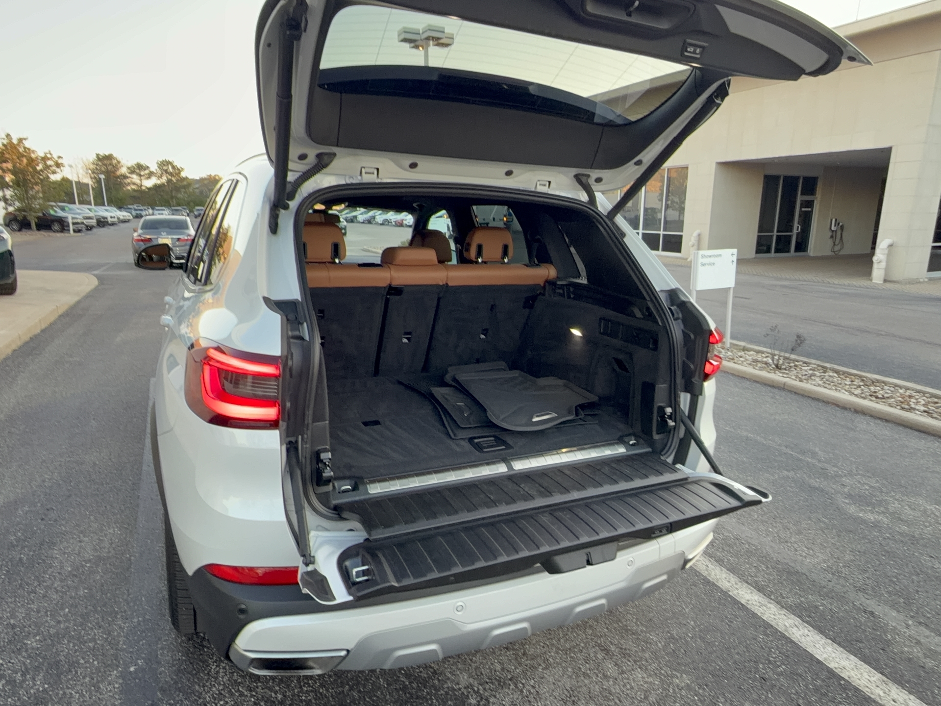 2022 BMW X5 xDrive45e, photo 5 of 12