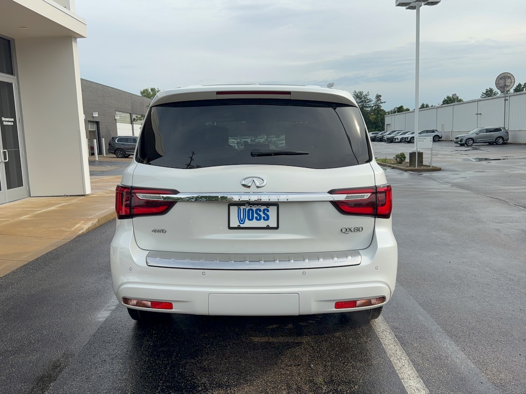Used 2023 INFINITI QX80 Sensory